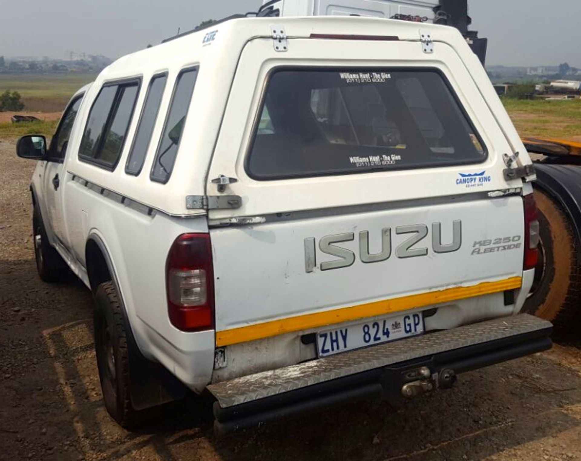 2010 ISUZU KB250D FLEET SIDE WITH CANOPY - ( ZHY824GP) - Image 3 of 3