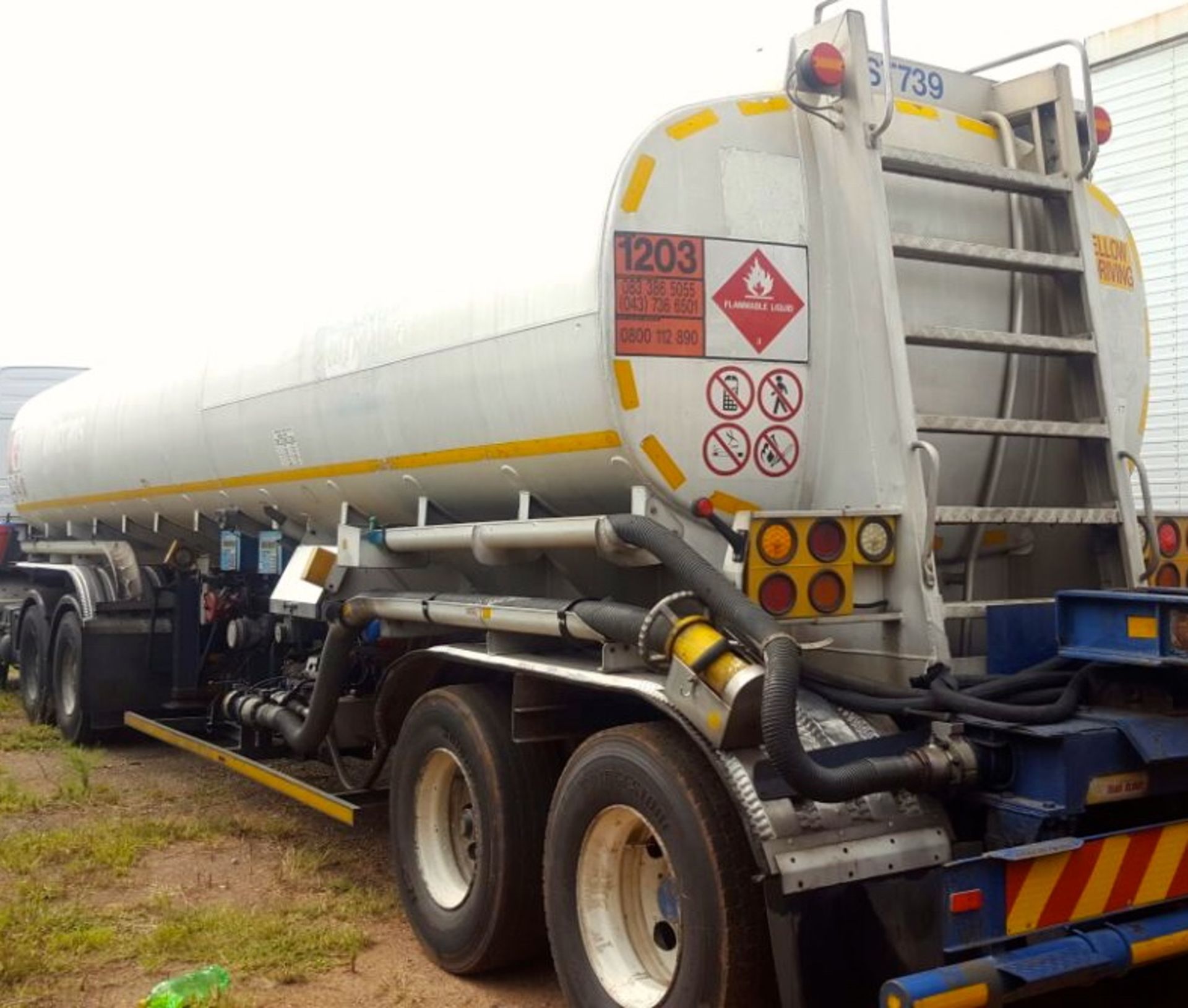 2002 TANK CLINIC D/AXLE ALUMINIUM FUEL TANKER TRAILER - (CTS684EC) - Image 3 of 3