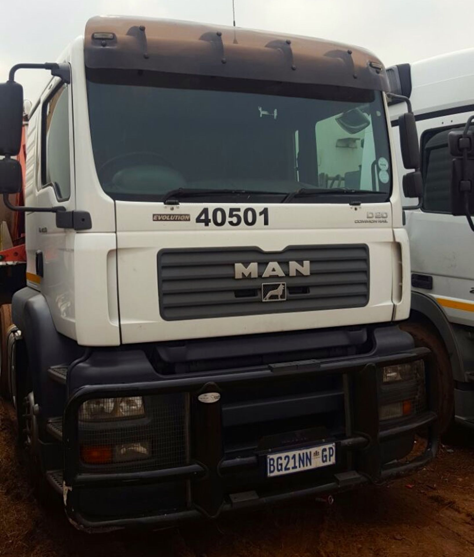 2011 MAN TGA28-350 6X2 T/T - (BG21NNGP)