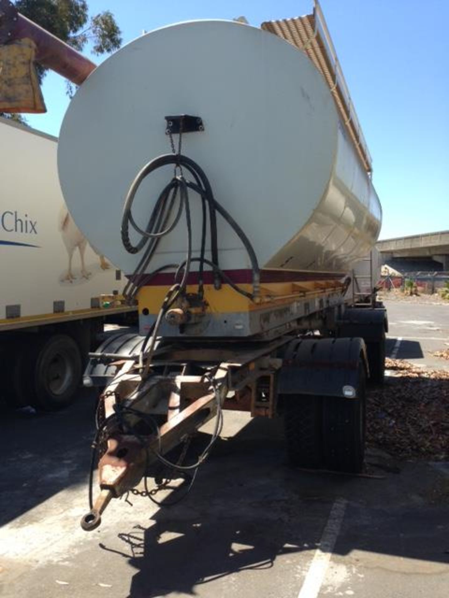 2008 TEE D/AXLE AUGER BULK D/BAR TRAILER - (AA9G218A28DCH1011) - (LOCATION: KILLARNEY GARDENS) - Image 3 of 11