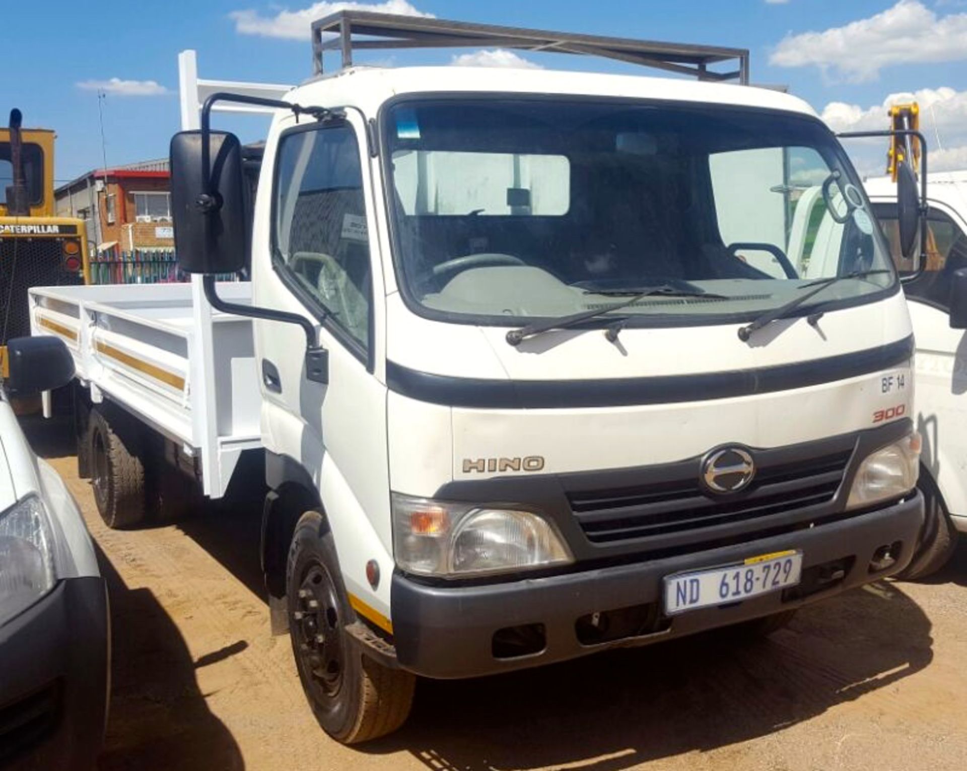 2010 TOYOTA HINO 300 815 D/SIDE - (ND618729)