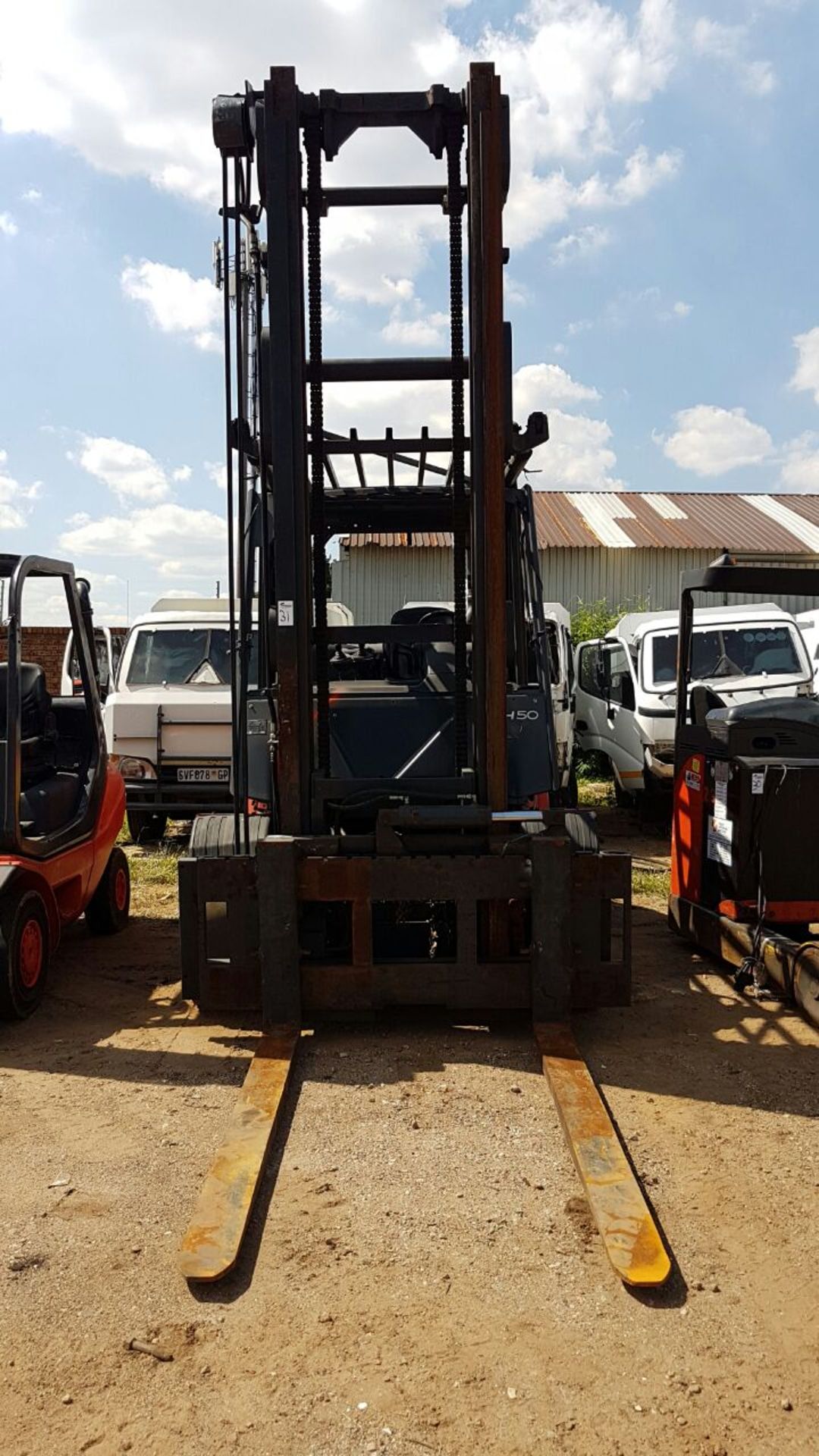 2011 LINDE H50D 5 TON DIESEL FORKLIFT (17,288 HOURS - HOURS NOT GUARANTEED BY AUCTIONEER) - (JHB)