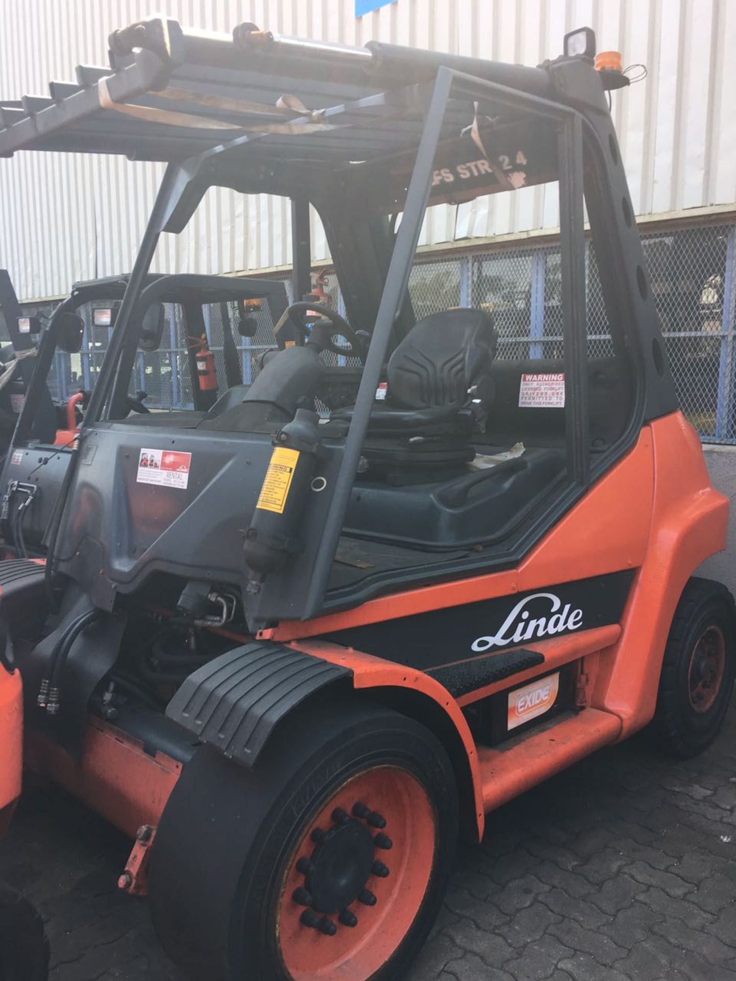 2010 LINDE H70D 7 TON DIESEL FORKLIFT (12,266 HOURS - HOURS NOT GUARANTEED BY AUCTIONEER) - (JHB)