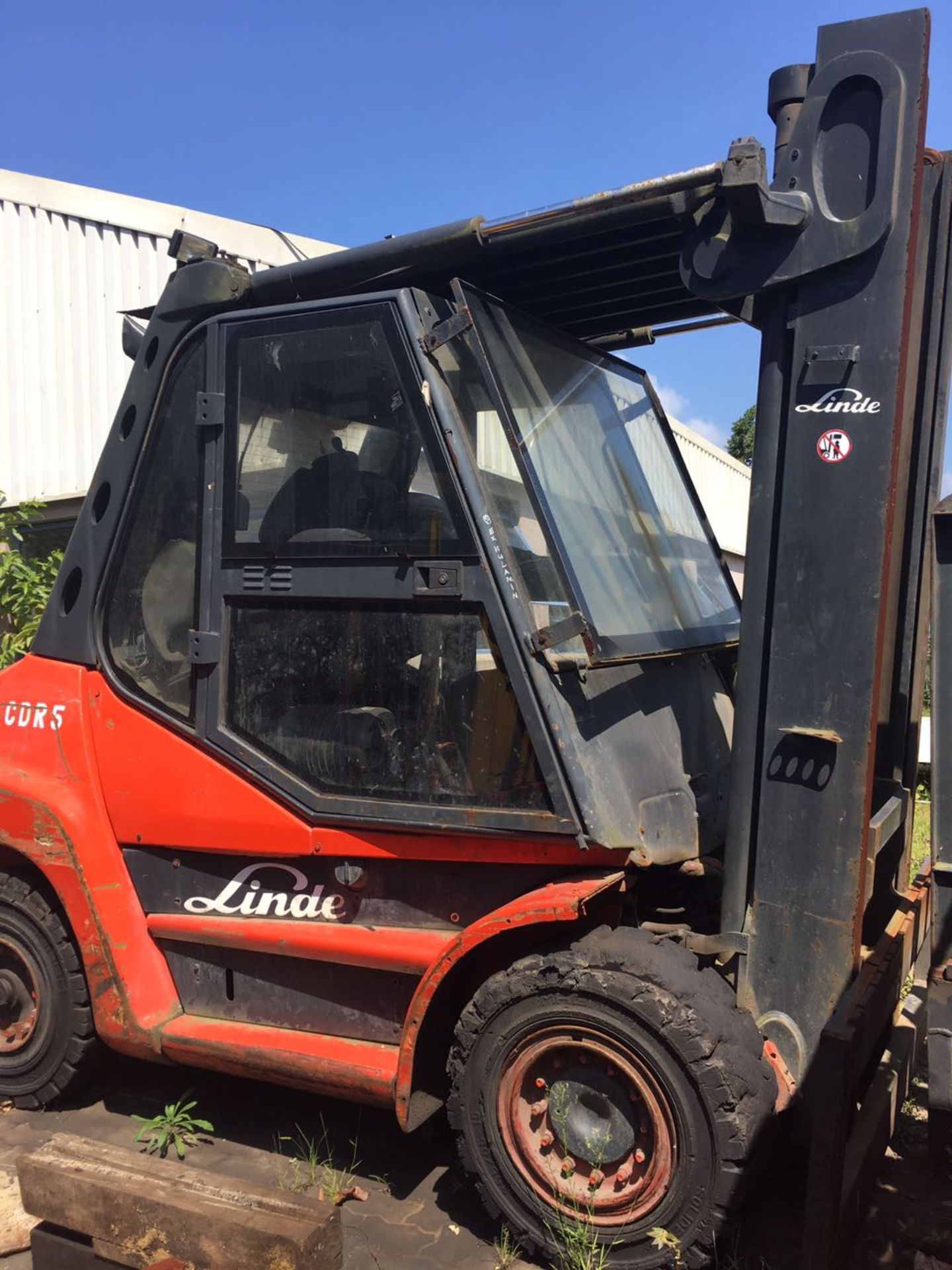 2010 LINDE H60D 6 TON DIESEL FORKLIFT (6,304 HOURS - HOURS NOT GUARANTEED BY AUCTIONEER) - (KZN) STC