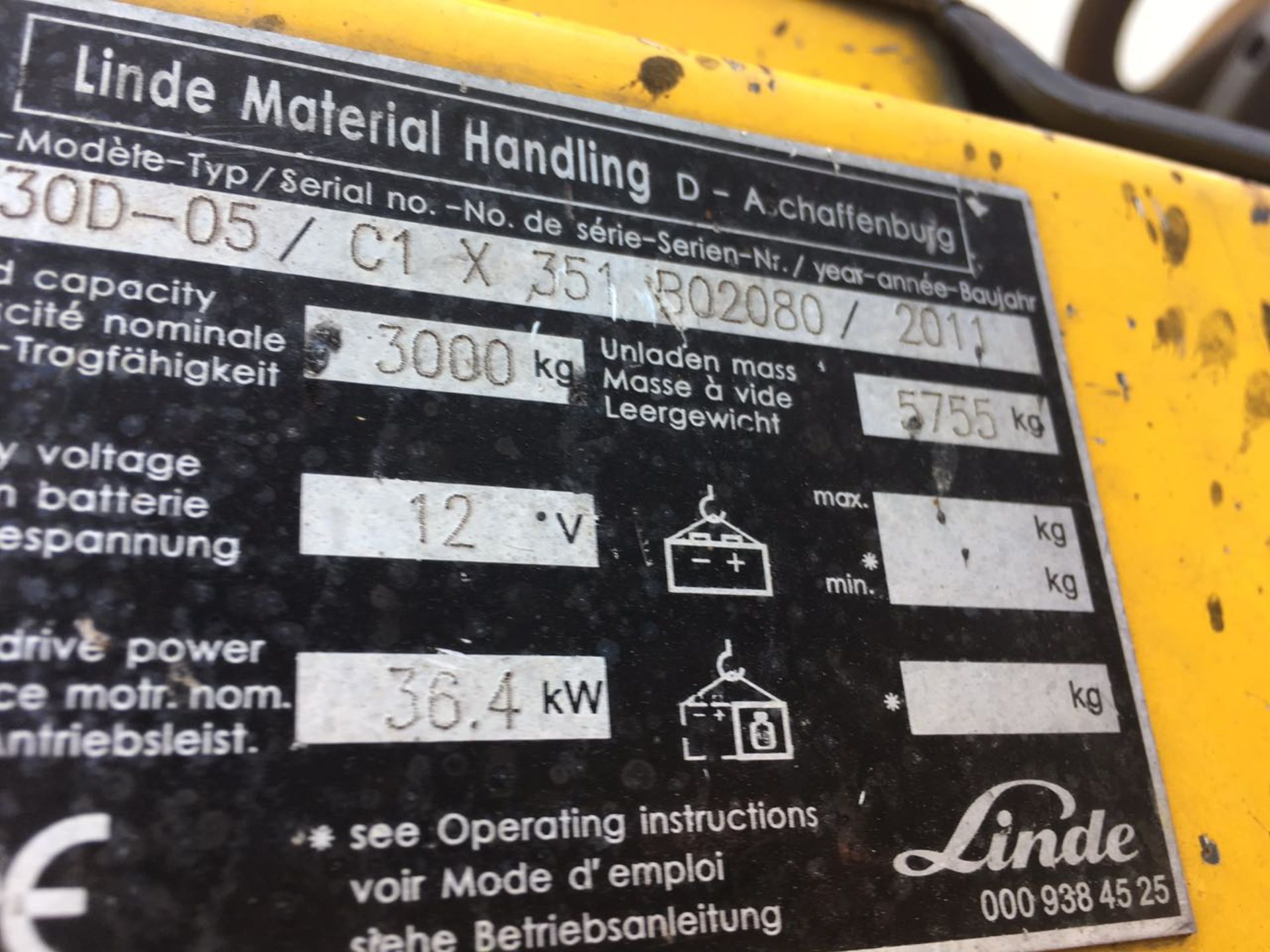 2011 LINDE H30D 3 TON DIESEL FORKLIFT (18,113 HOURS - HOURS NOT GUARANTEED BY AUCTIONEER) - (KZN) - Image 2 of 4