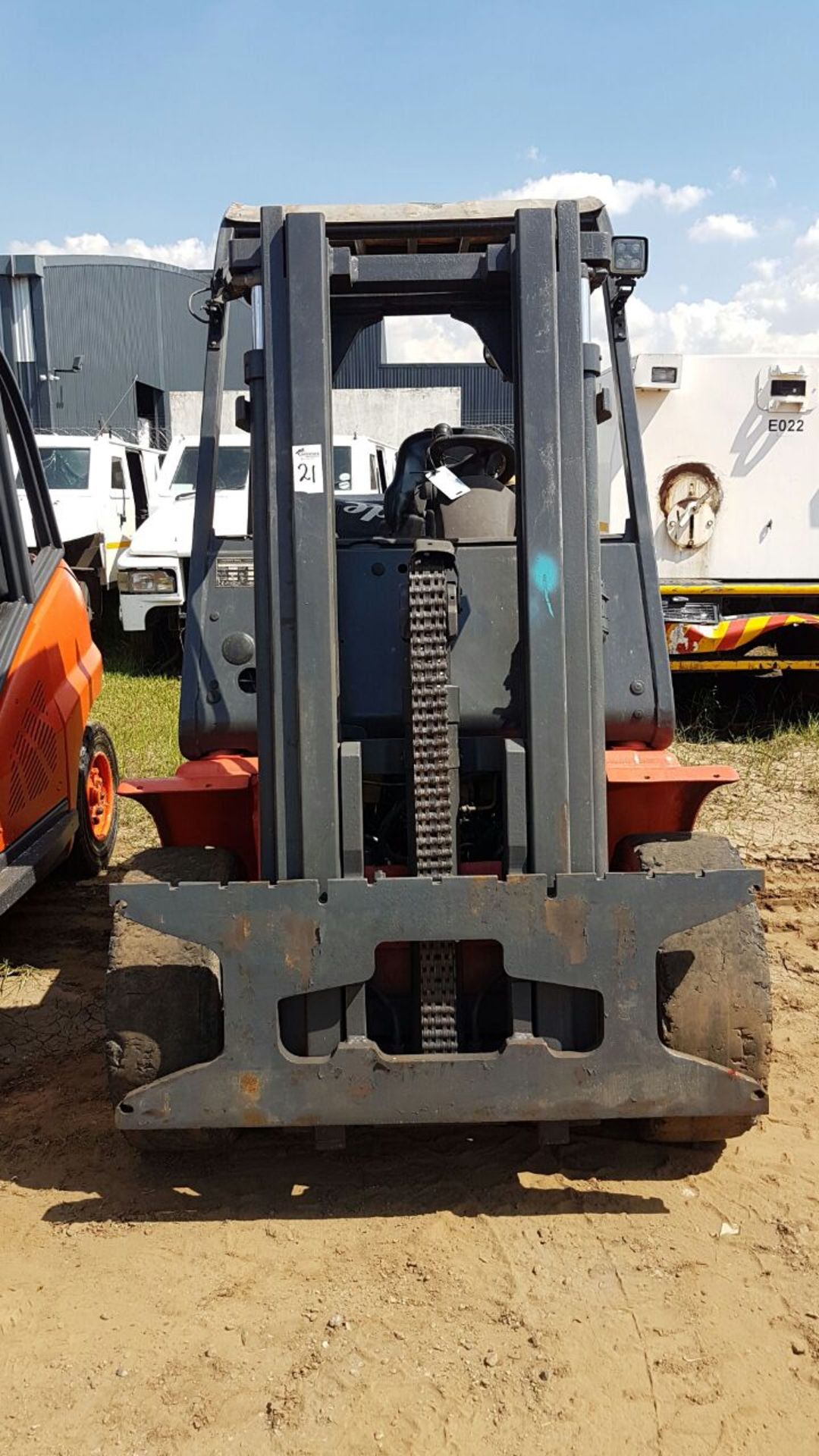 2011 LINDE H40D 4 TON DIESEL FORKLIFT (12,740 HOURS - HOURS NOT GUARANTEED BY AUCTIONEER) - (JHB)