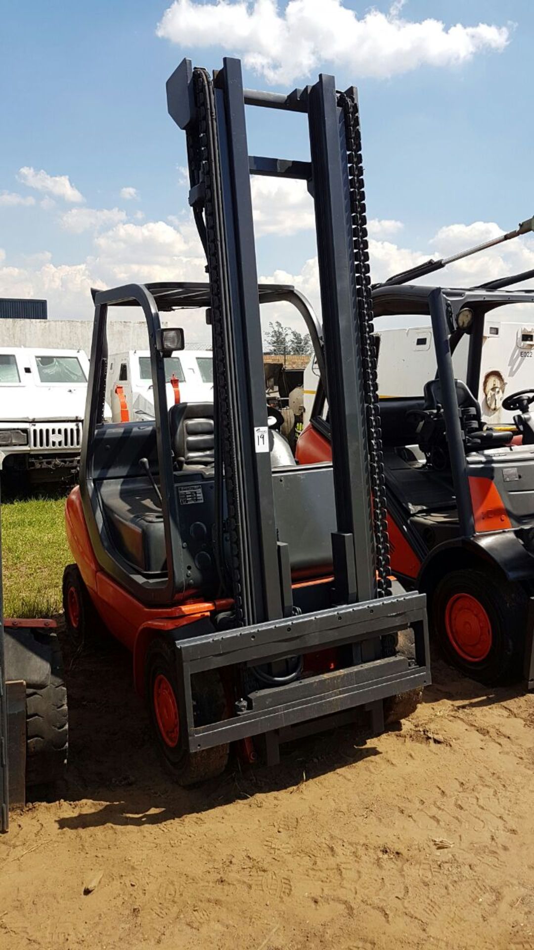 2009 LINDE H25T 2.5 TON GAS FORKLIFT (5,077 - HOURS NOT GUARANTEED BY AUCTIONEER) C1X351Z50051 (JHB) - Image 3 of 3