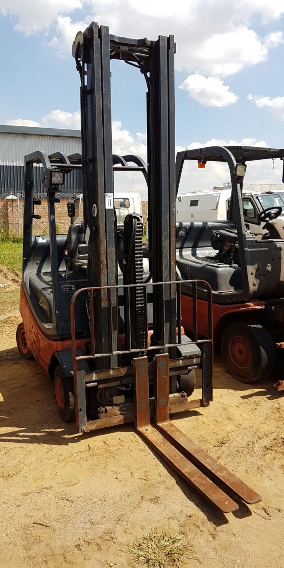 2007 LINDE H18D 1.8 TON DIESEL FORKLIFT (15,610 HOURS - HOURS NOT GUARANTEED BY AUCTIONEER) - (JHB) - Image 3 of 3