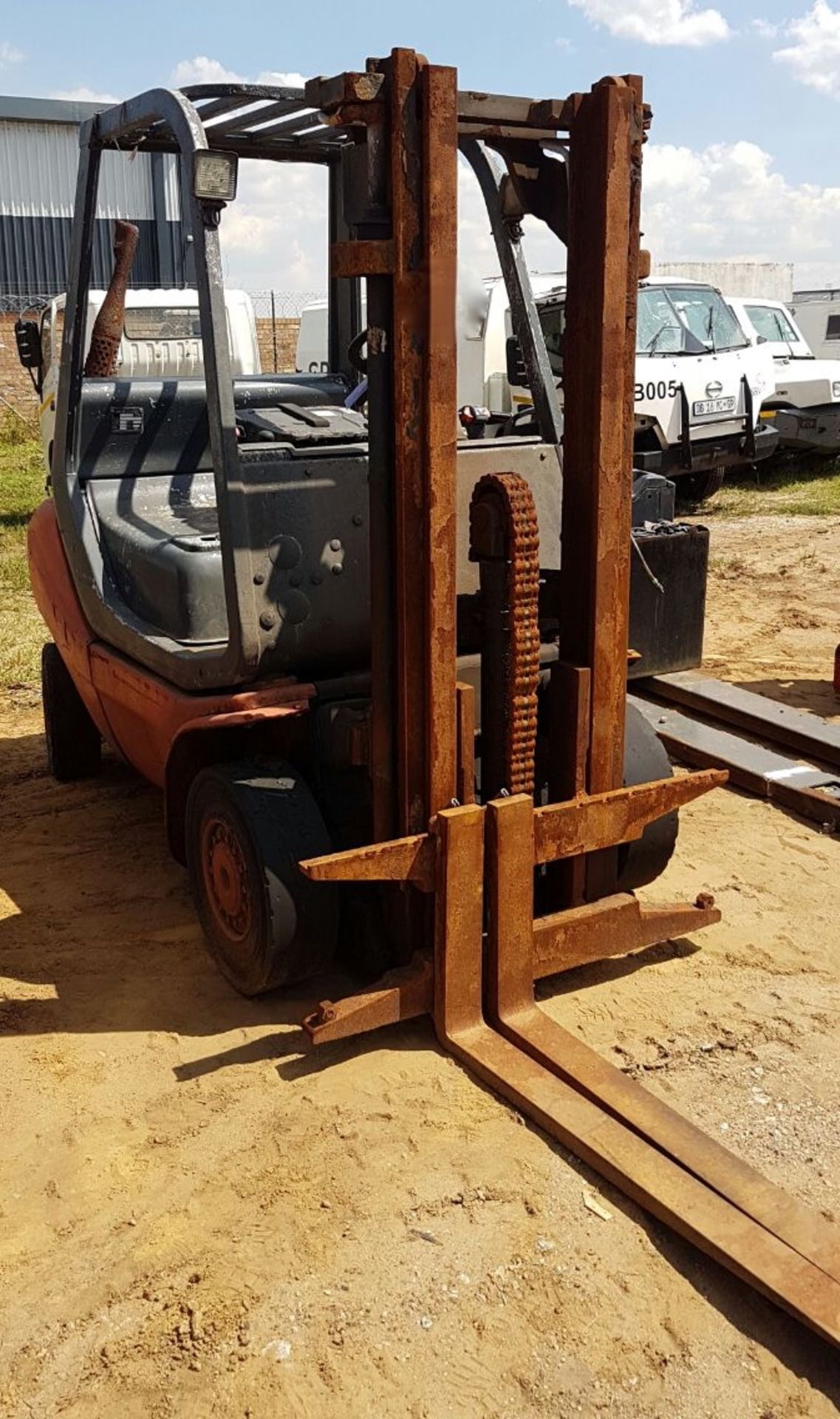 2006 LINDE H25D 2.5 TON DIESEL FORKLIFT (2,546 - HOURS NOT GUARANTEED BY AUCTIONEER) CIX35IZ50620 - Image 3 of 3