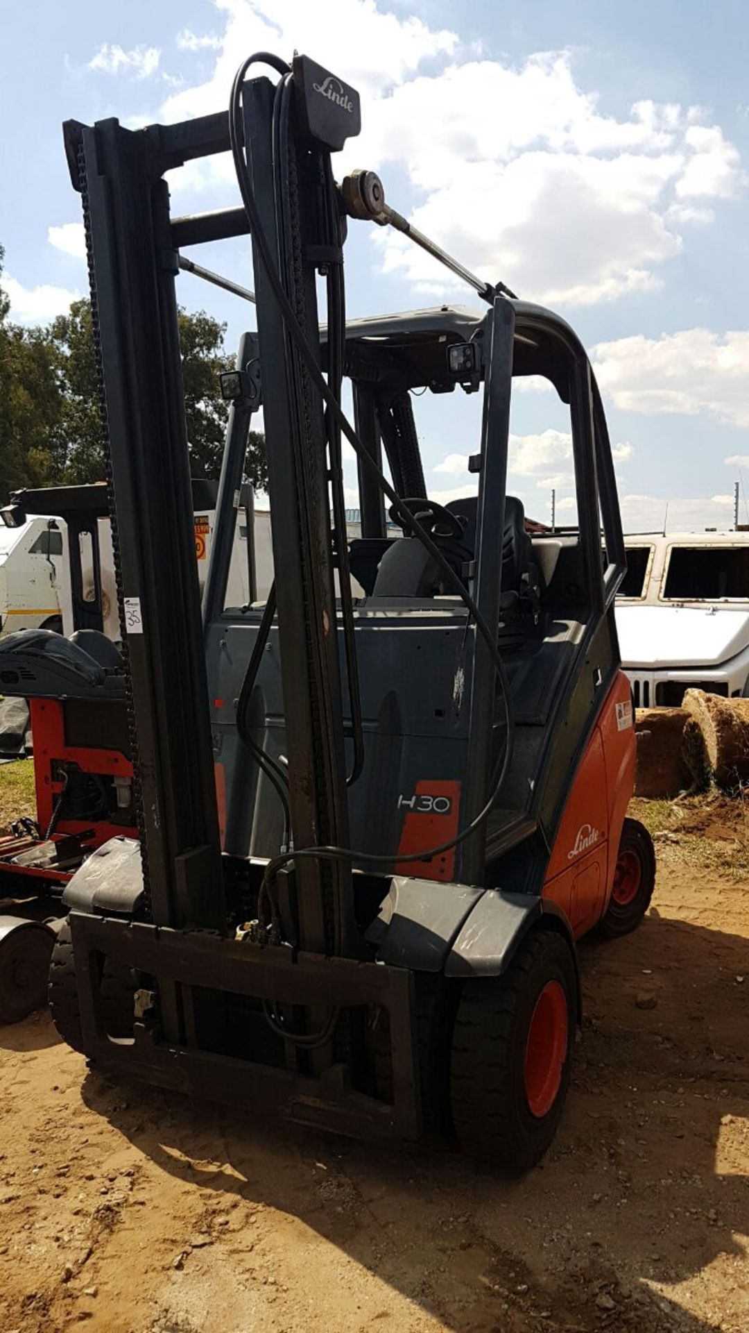 2005 LINDE H30T 3 TON GAS FORKLIFT (11,327 HOURS - HOURS NOT GUARANTEED BY AUCTIONEER) H2X393S01735 - Image 3 of 3