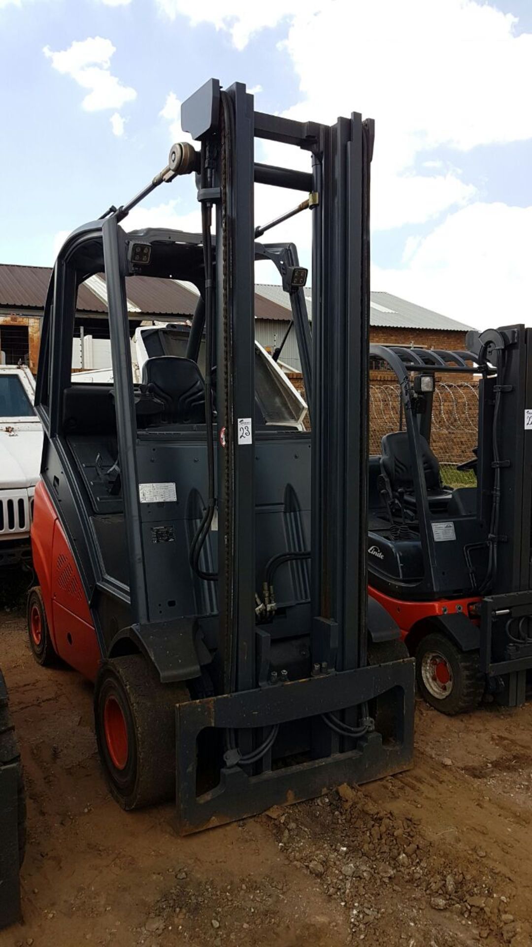 2008 LINDE H30T 3 TON GAS FORKLIFT (10,763 HOURS - HOURS NOT GUARANTEED BY AUCTIONEER) H2X393W03160 - Image 3 of 3