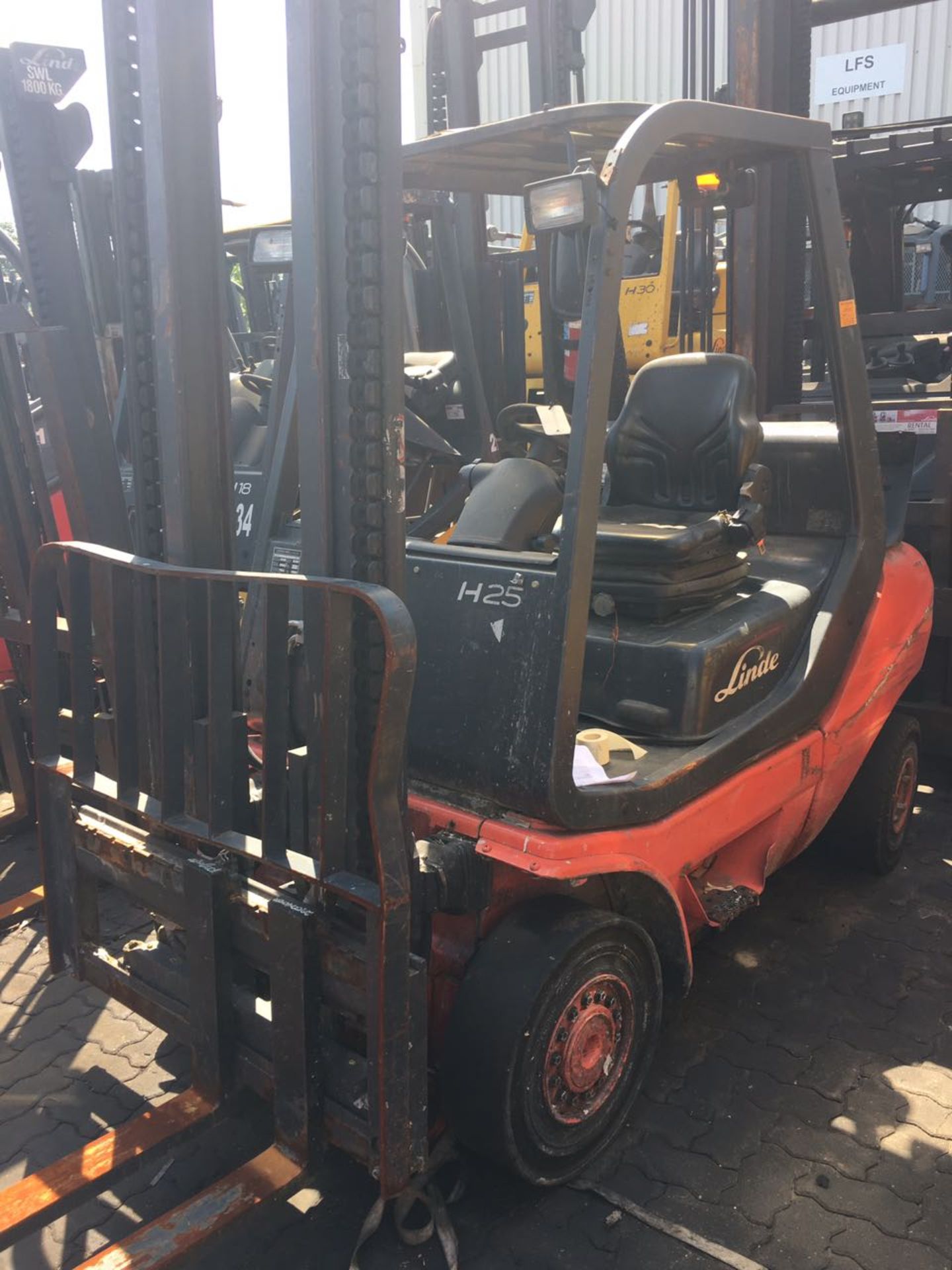 2010 LINDE H25D 2.5 TON DIESEL FORKLIFT (13,679 HOURS - HOURS NOT GUARANTEED BY AUCTIONEER) - (KZN)