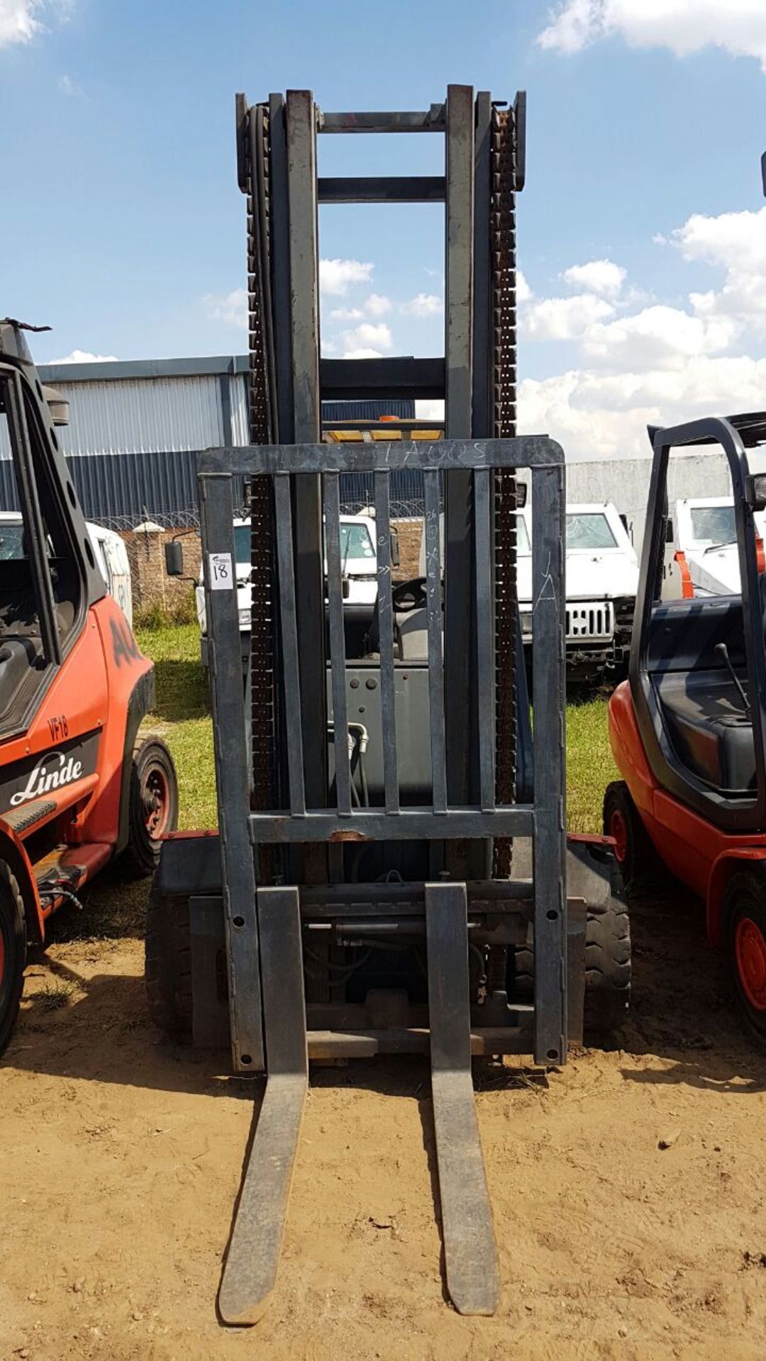 2009 LINDE H30D 3 TON DIESEL FORKLIFT (13,212 HOURS - HOURS NOT GUARANTEED BY AUCTIONEER) - (JHB)