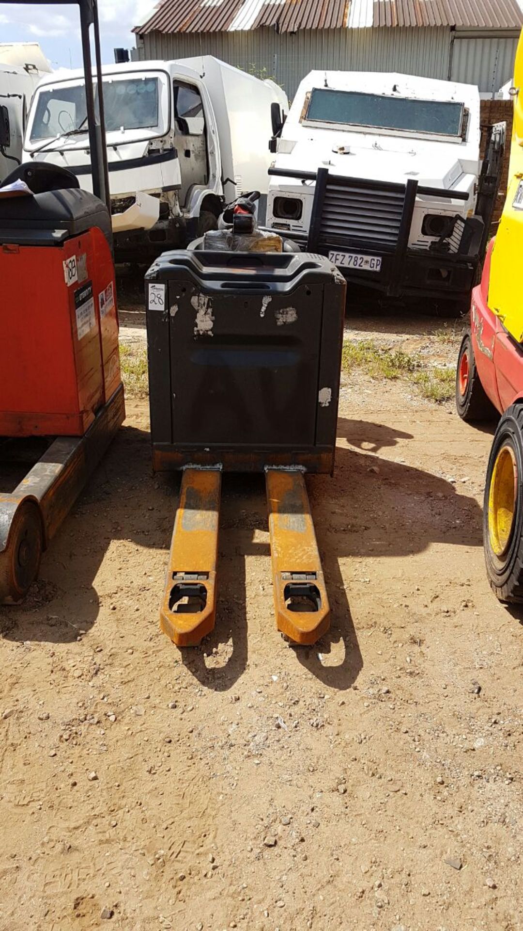 2010 LINDE N20 PALLET JACK (3,600 HOURS - HOURS NOT GUARANTEED BY AUCTIONEER) W4X132A01857 - (JHB)