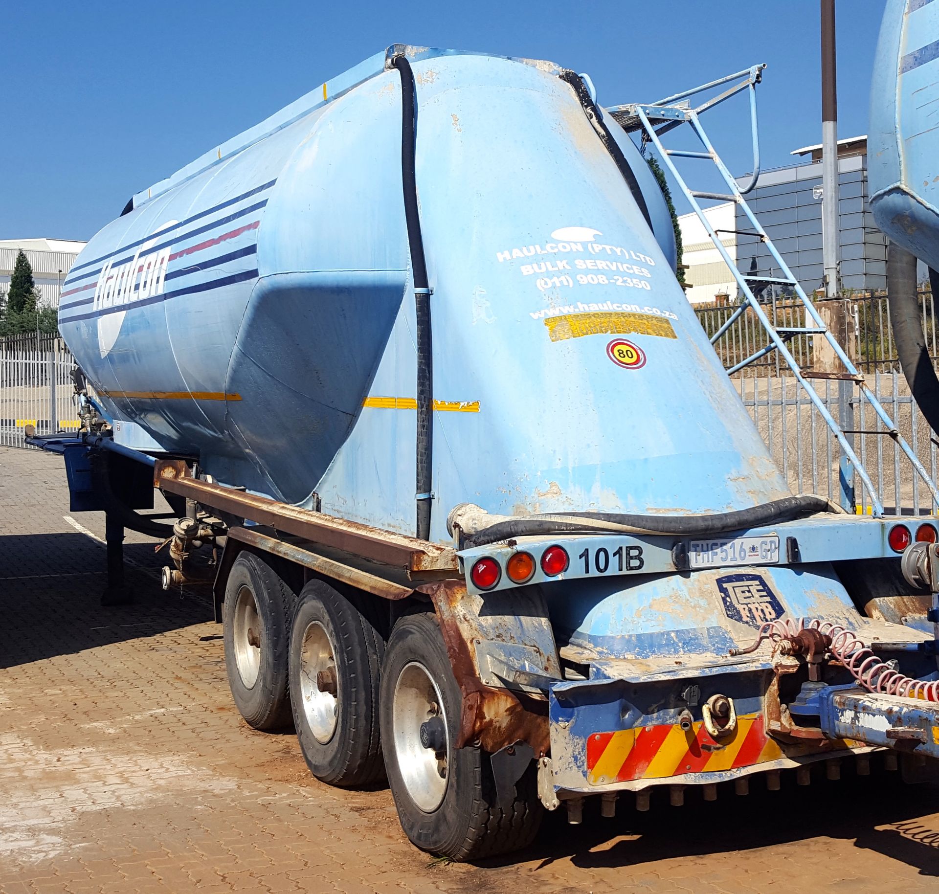 2006 TEE TRI-AXLE BULK CEMENT TRAILERS - (THF516GP) - Image 2 of 2