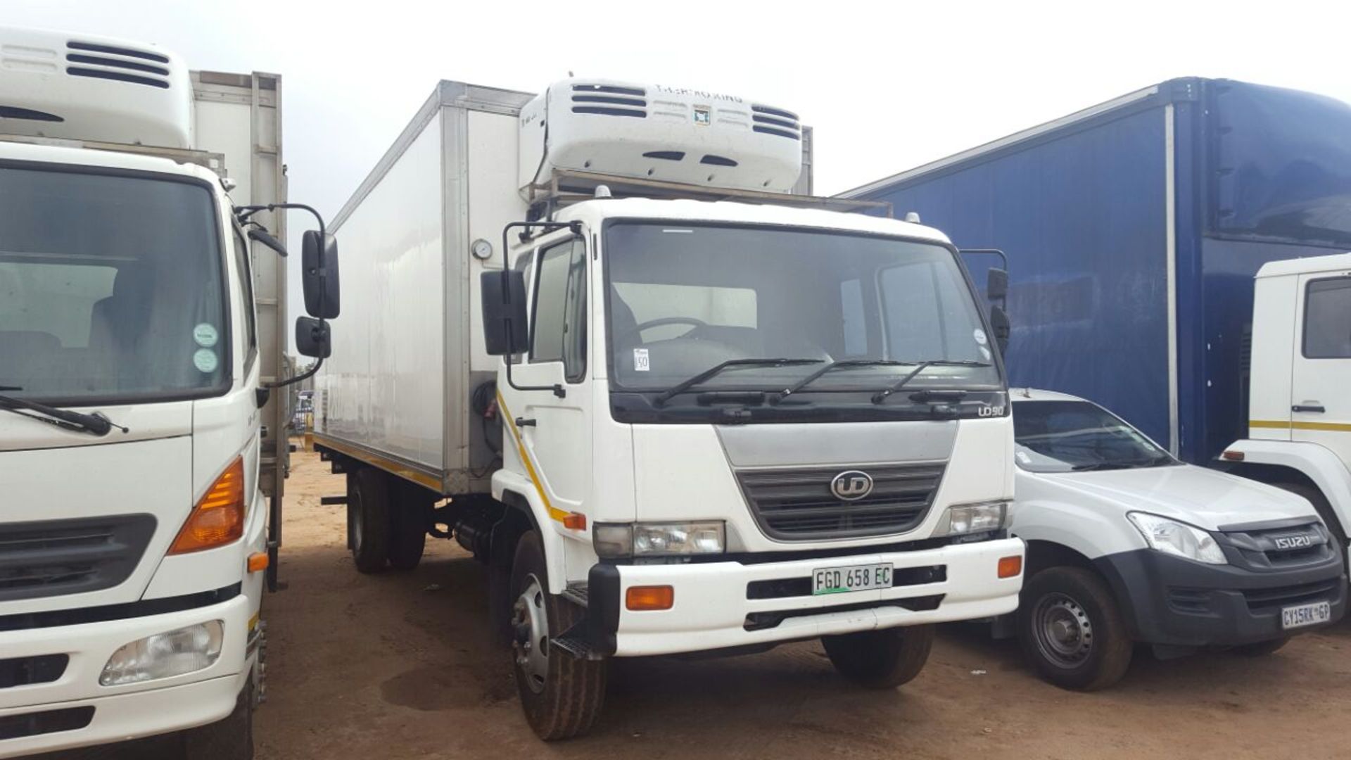 2005 NISSAN UD90 REEFER - (FGD658EC)