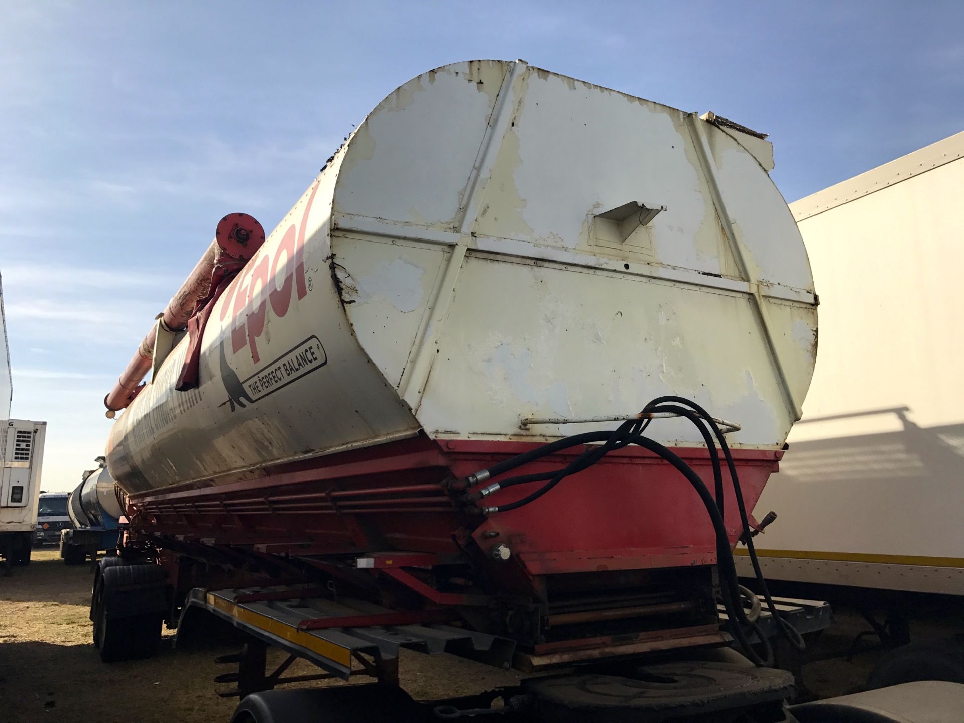 2003 TEE D/AXLE AUGER BULK TANKER TRAILER - (BV89VXGP)