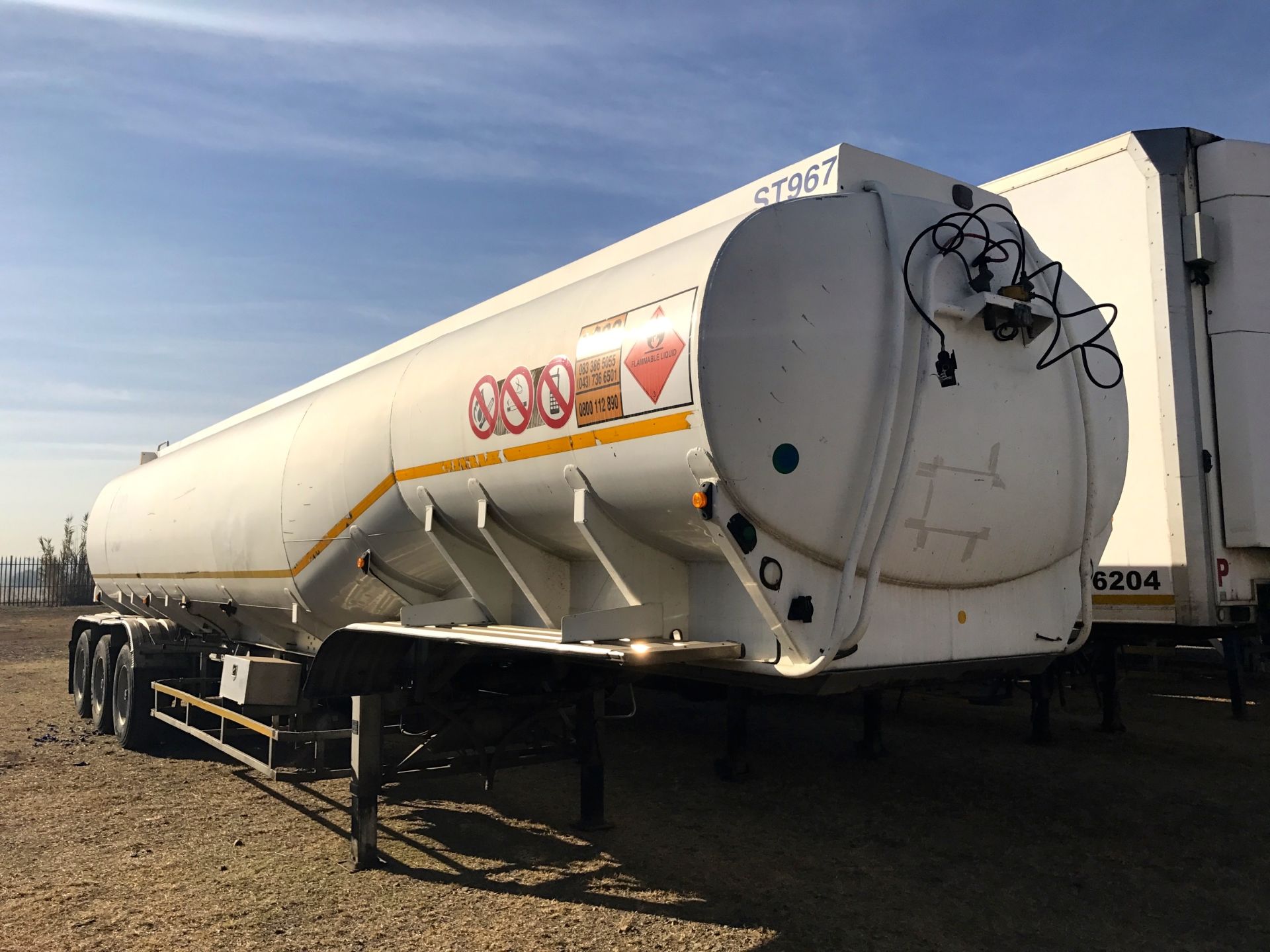 2004 TANK CLINIC TRI-AXLE ALUMINIUM FUEL TANKER TRAILER - (ND542130)