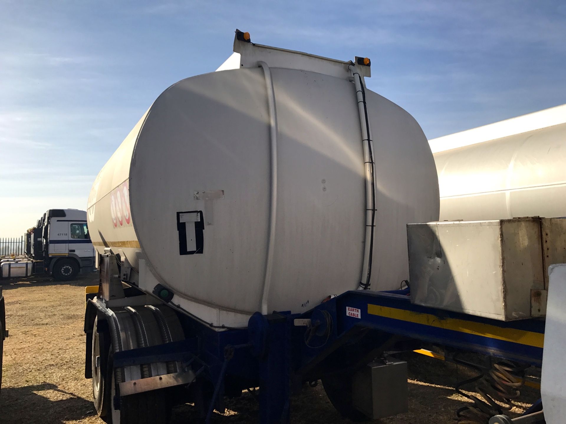 2005 GRW D/AXLE ALUMINIUM TANKER TRAILER WITH D/AXLE ALIMINIUM PUP - (ND73841/ND61165) - Image 2 of 6