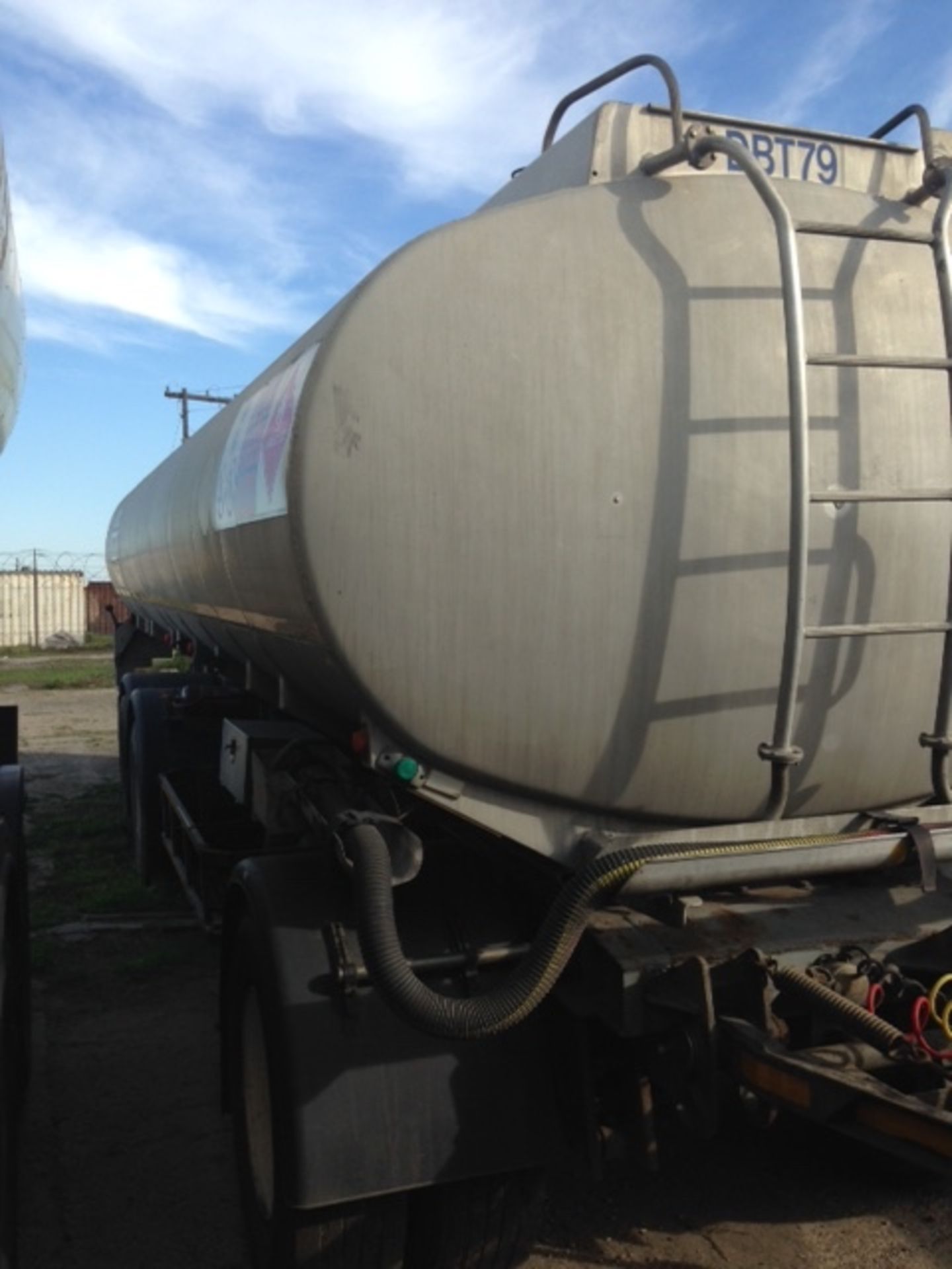 2005 TANK CLINIC TRI-AXLE D/BAR ALUMINIUM FUEL TANKER TRAILER - (DJP711EC)