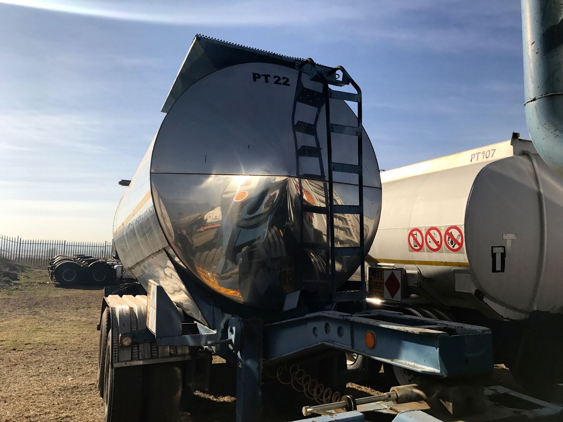 2000 SAMTOR D/AXLE BITUMEN TANKER TRAILER WITH D/AXLE BITUMEN PUP - (CA127722/CA149883) - Image 2 of 5