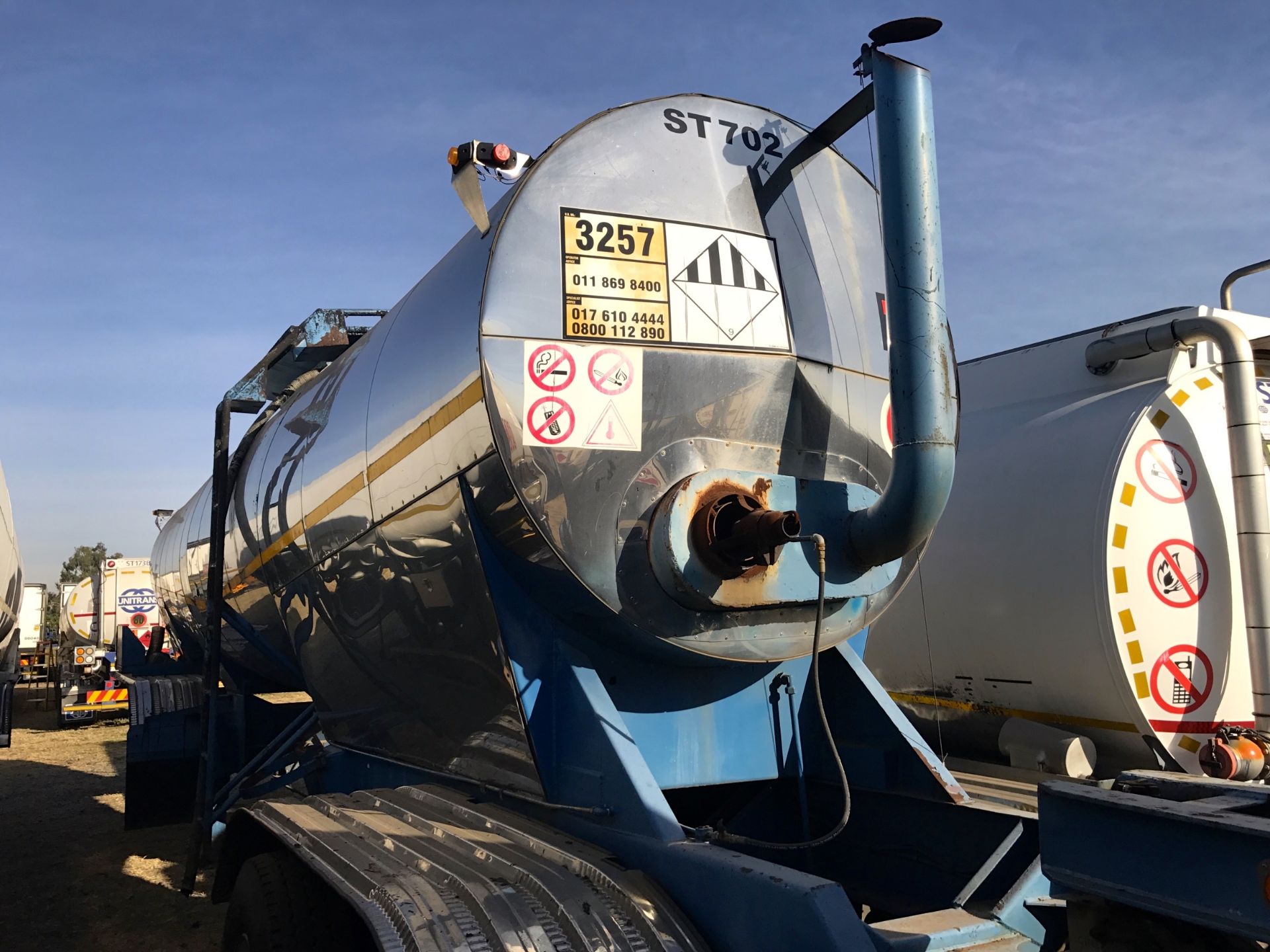 2000 SAMTOR D/AXLE BITUMEN TANKER TRAILER WITH D/AXLE BITUMEN PUP - (CA127722/CA149883) - Image 4 of 5