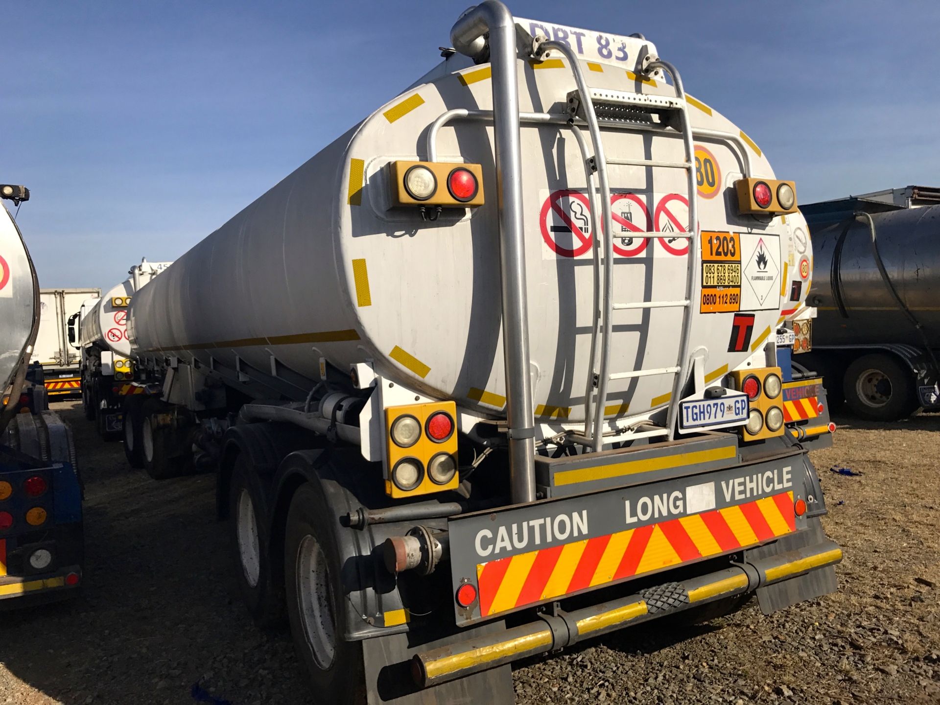 2006 TTM FOUR AXLE D/BAR ALUMINIUM FUEL TANKER TRAILER - (TGH979GP) - Image 2 of 2