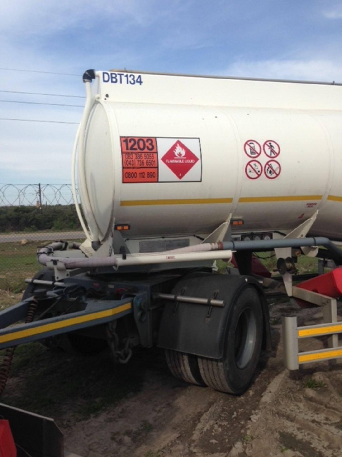 2010 GRW TRI-AXLE D/BAR ALUMINIUM FUEL TANKER TRAILER - (FJH615EC) - Image 2 of 12