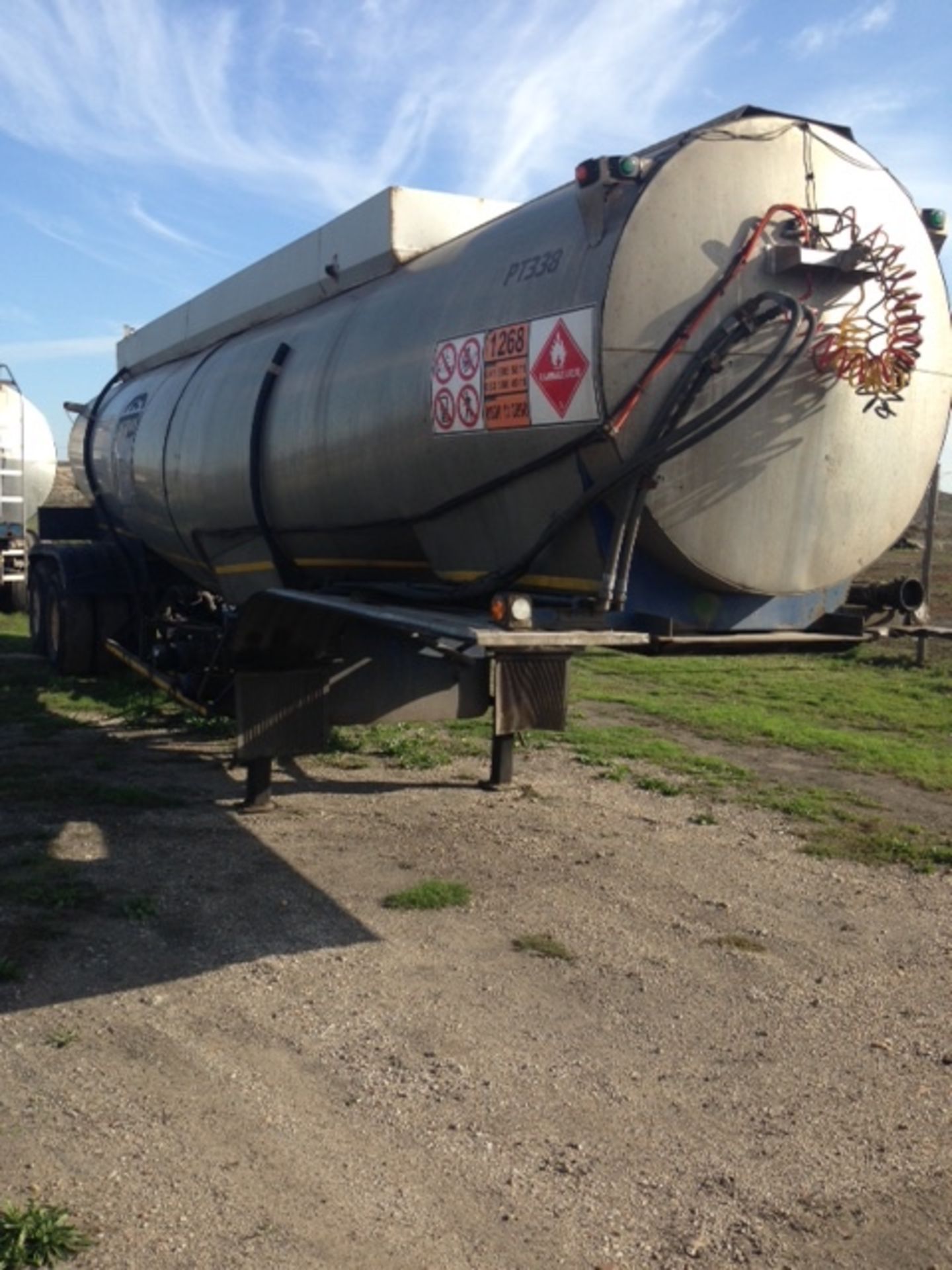 HENRED/SAMTOR D/AXLE CLADDED TANK TRAILER WITH D/AXLE CLADDED PUP TRAILER - (DWT106EC/DKL033EC)