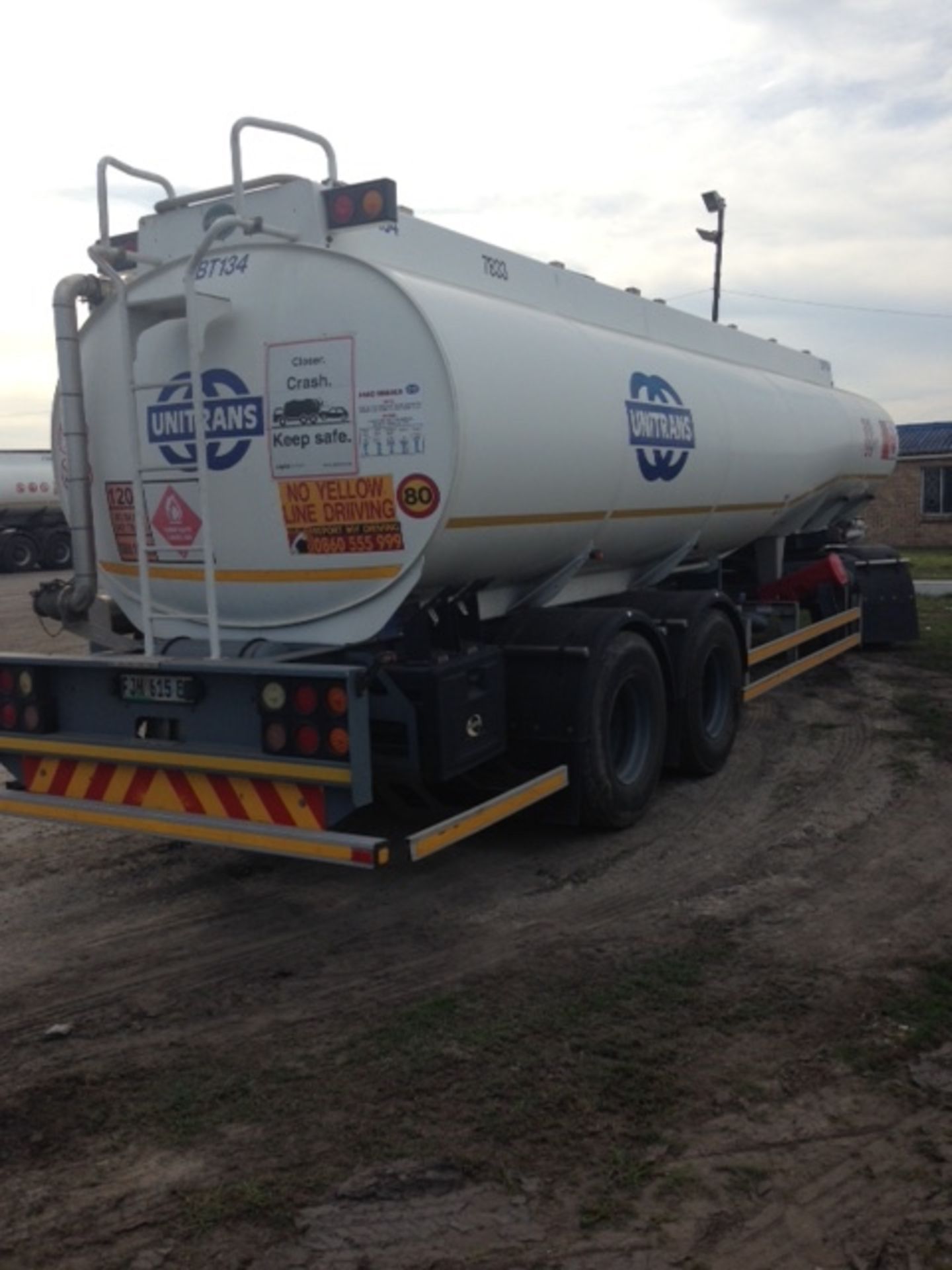 2010 GRW TRI-AXLE D/BAR ALUMINIUM FUEL TANKER TRAILER - (FJH615EC) - Image 11 of 12