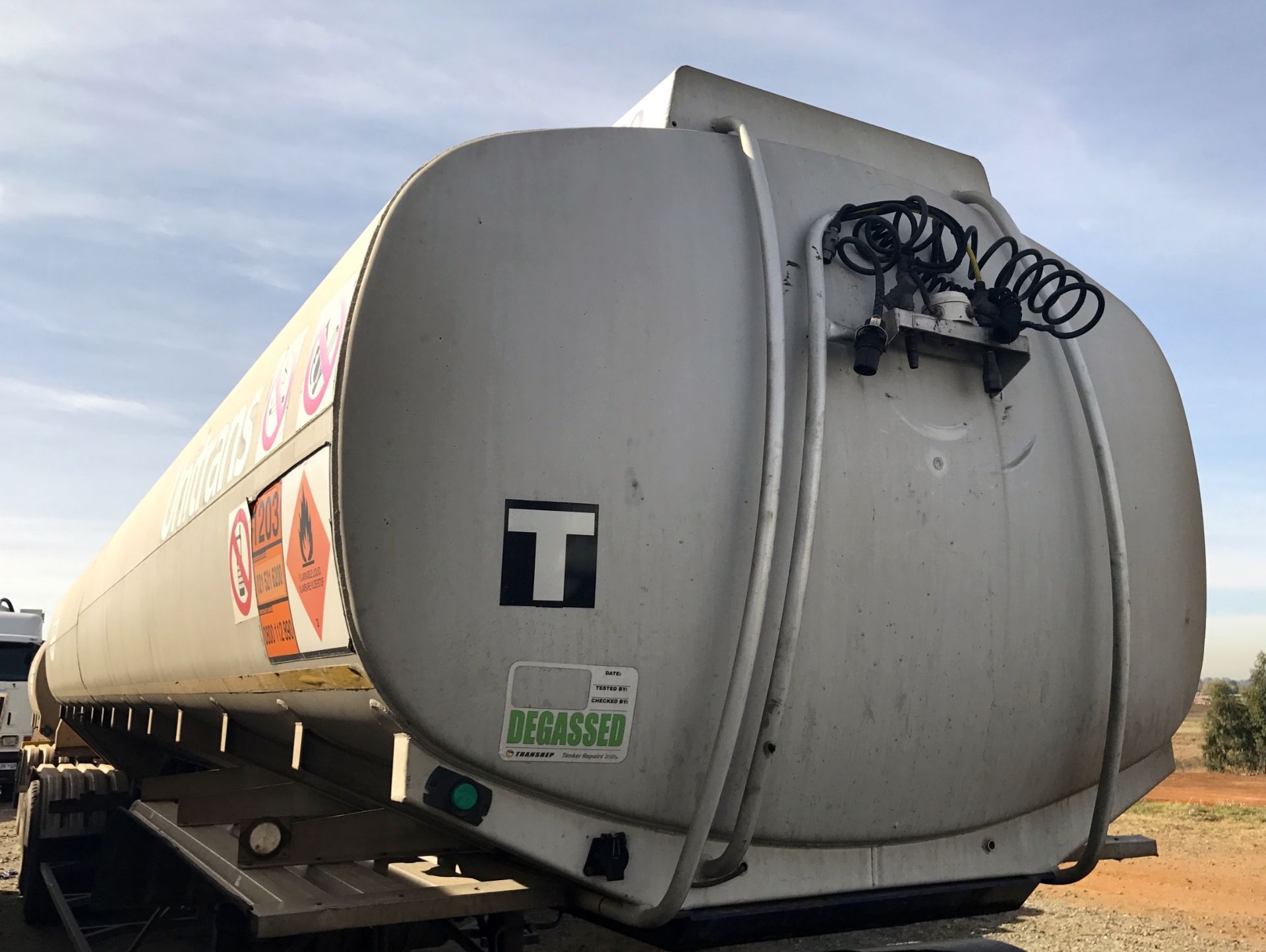 2005 TANK CLINIC DOUBLE AXLE ALUMINIUM TANKER TRAILER WITH D/AXLE ALUMINIUM PUP - (ND526856/