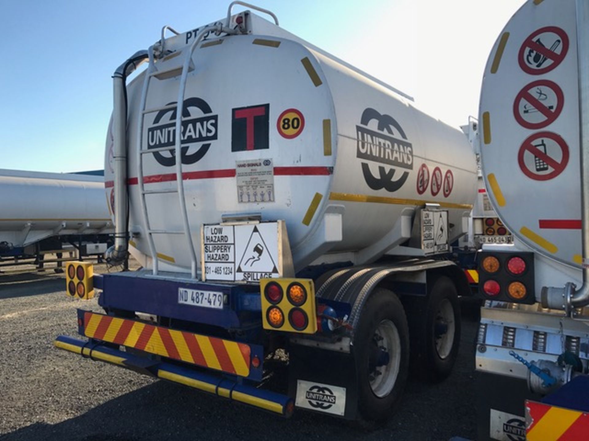 2004 TANK CLINIC D/AXLE ALUMINIUM TANKER TRAILER WITH D/AXLE ALUMINIUM PUP (LOC: DARNALL, KZN) - ( - Image 12 of 17