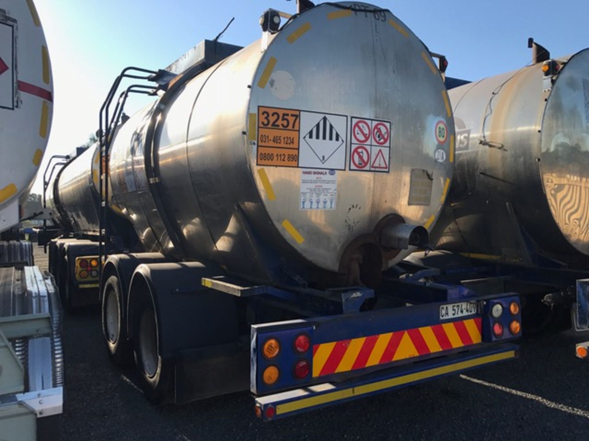 2003 HENRED TRI-AXLE BITUMEN TANKER TRAILER + D/AXLE BITUMEN PUP TRAILER (LOC: DARNALL, KZN) - ( - Image 11 of 15