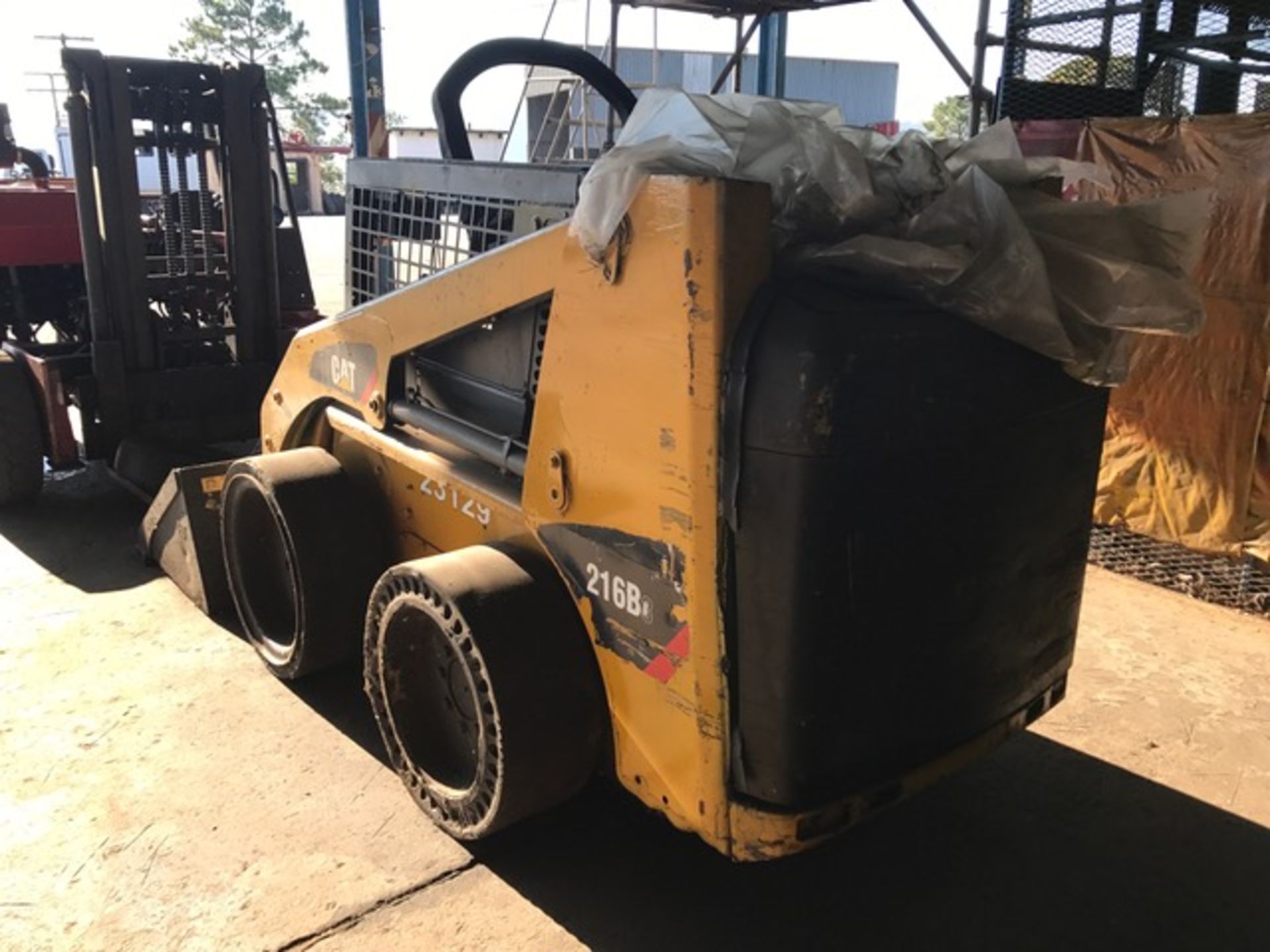 2012 CAT 216B SKIDSTEER (LOC: HAMMARSDALE, KZN) (5,331HRS) - (CAT0216BJJXM02734) - Image 5 of 5