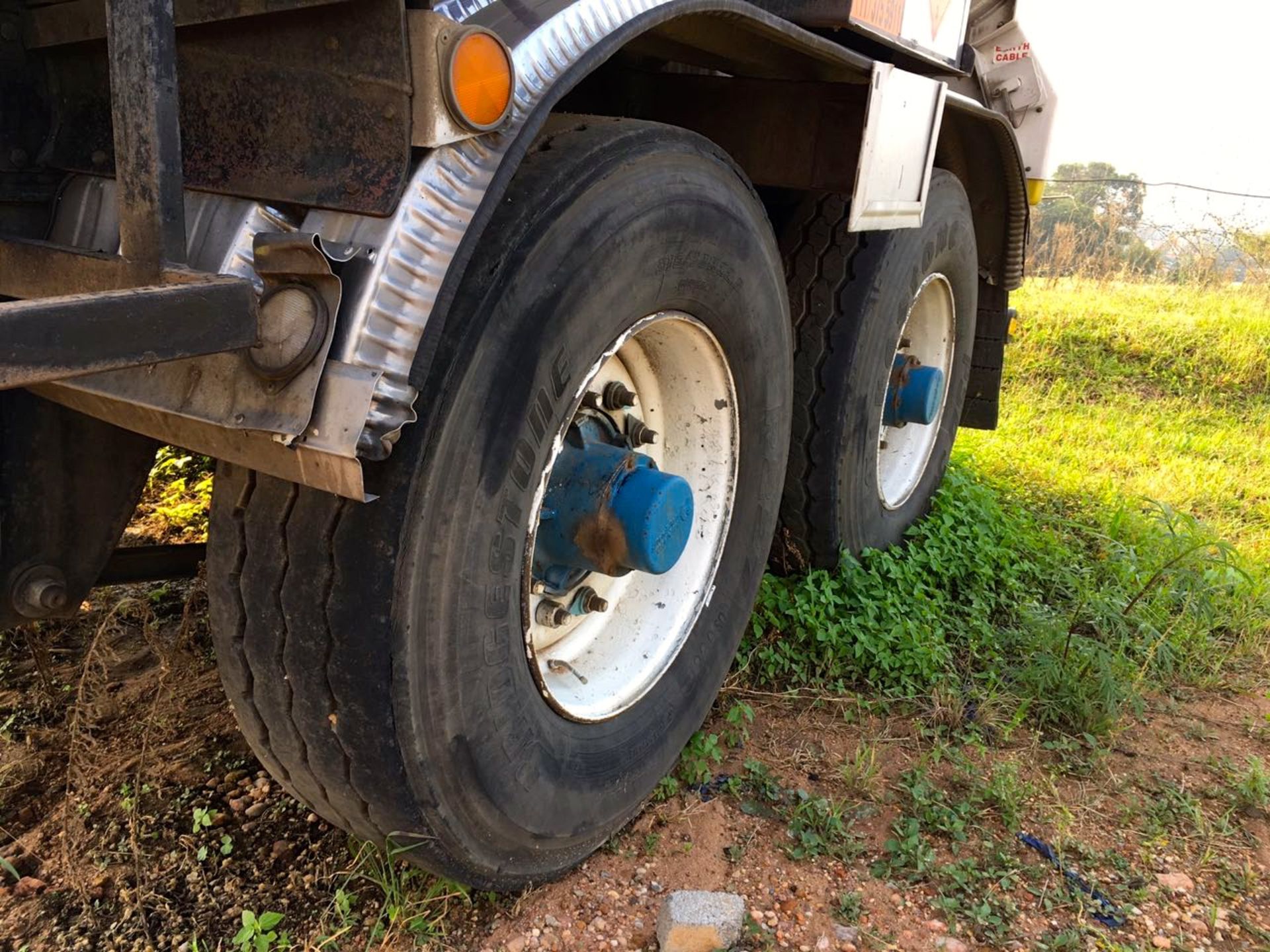 2001 TANK CLINIC D/AXLE ALUMINIUM PUP FUEL TANKER (LOC: TULISA PARK, JHB) - (MKW958GP) - Image 5 of 5