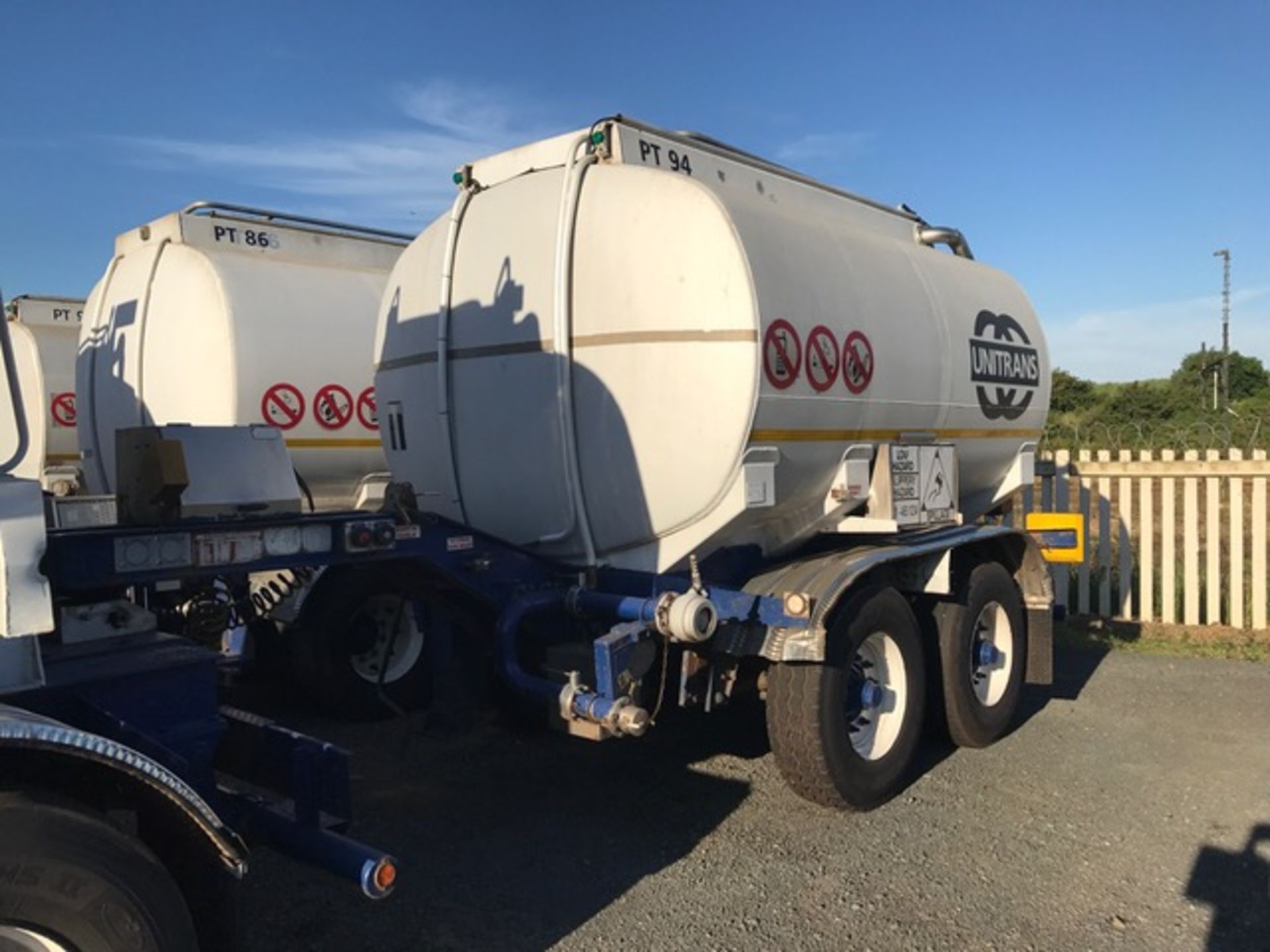 2004 TANK CLINIC D/AXLE ALUMINIUM TANKER TRAILER WITH D/AXLE ALUMINIUM PUP (LOC: DARNALL, KZN) - ( - Image 17 of 17