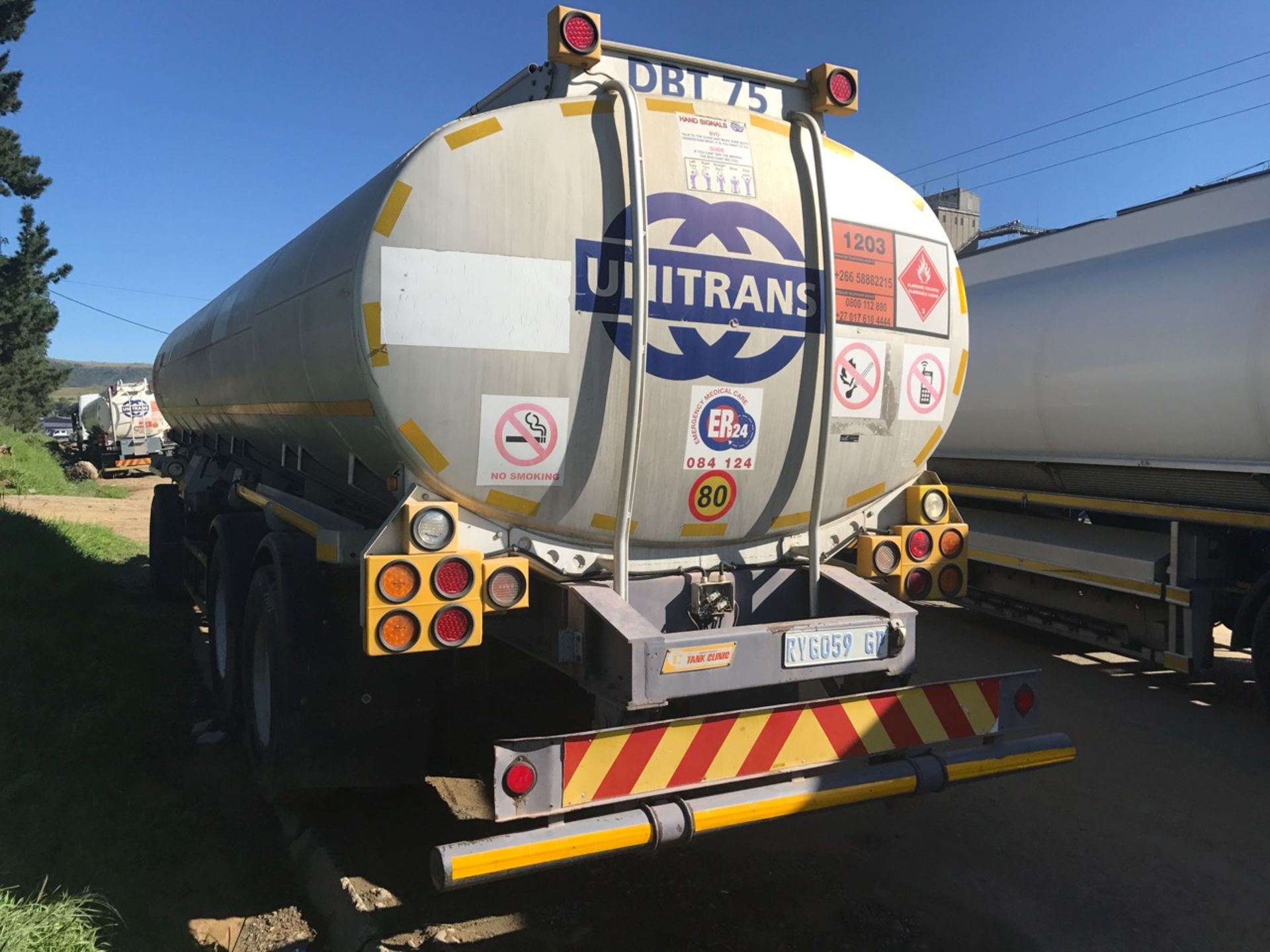 2005 GRW TRI-AXLE D/BAR ALUMINIUM FUEL TANKER TRAILER (LOC: MASERU, LESOTHO) - (RYG059GP) - Image 6 of 7