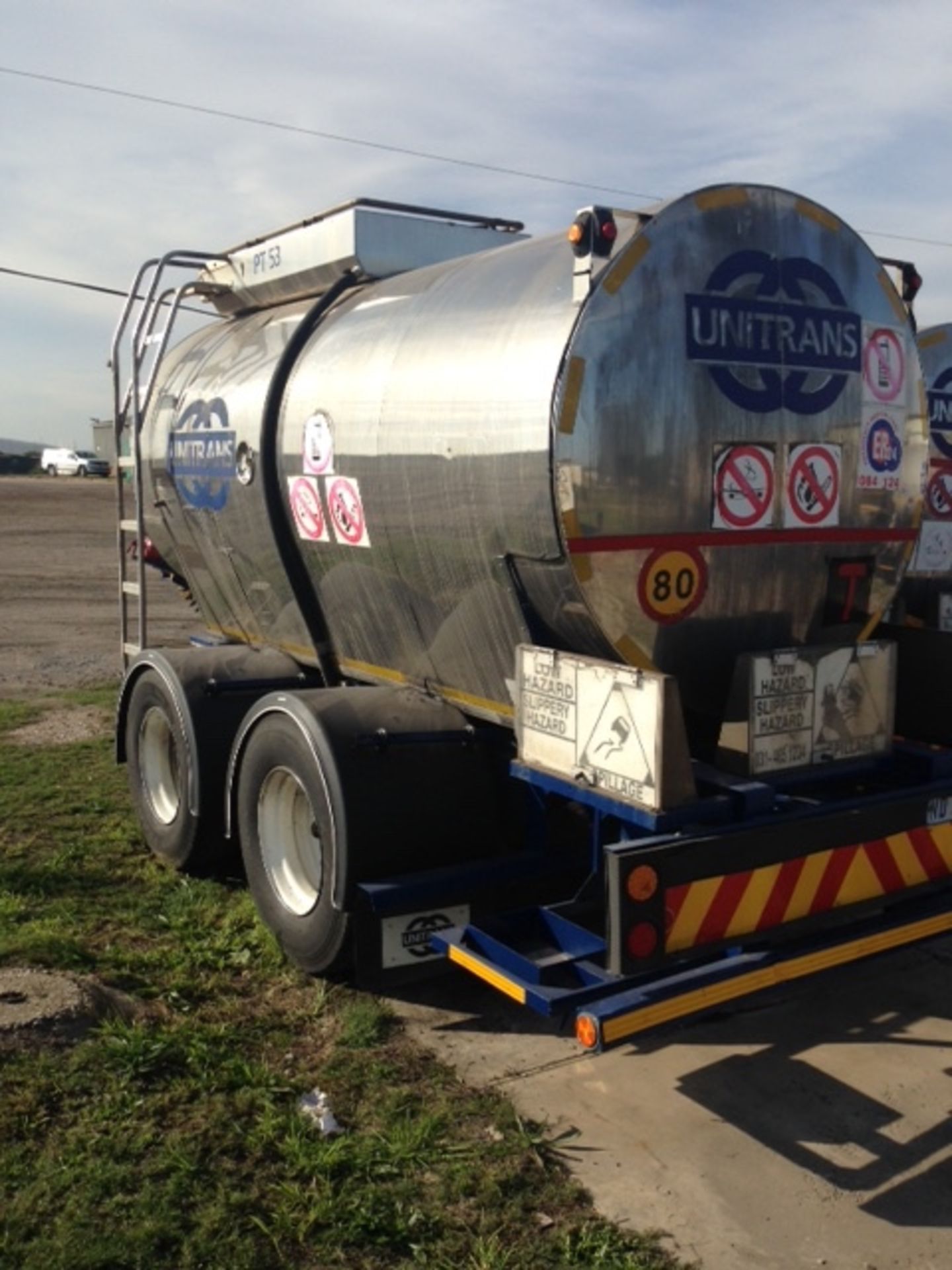 2002 HENRED D/AXLE S/STEEL PUP TANKER TRAILER (LOC: PORT ELIZABETH, E.C) - (ND216038) - Image 4 of 5