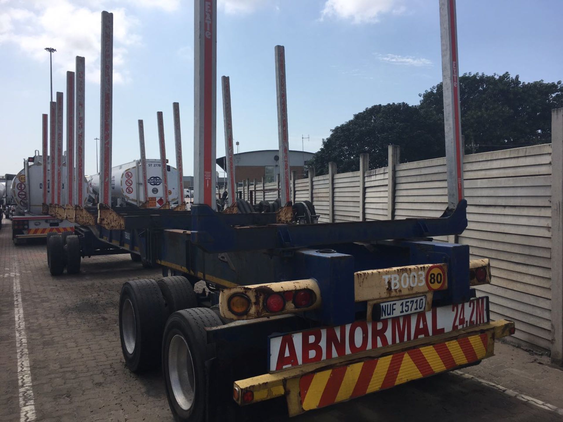 2008 TOHF 4-AXLE D/BAR TIMBER TRAILER (LOC: CLAIRWOOD, DBN) - (NUF15710) - Image 2 of 3