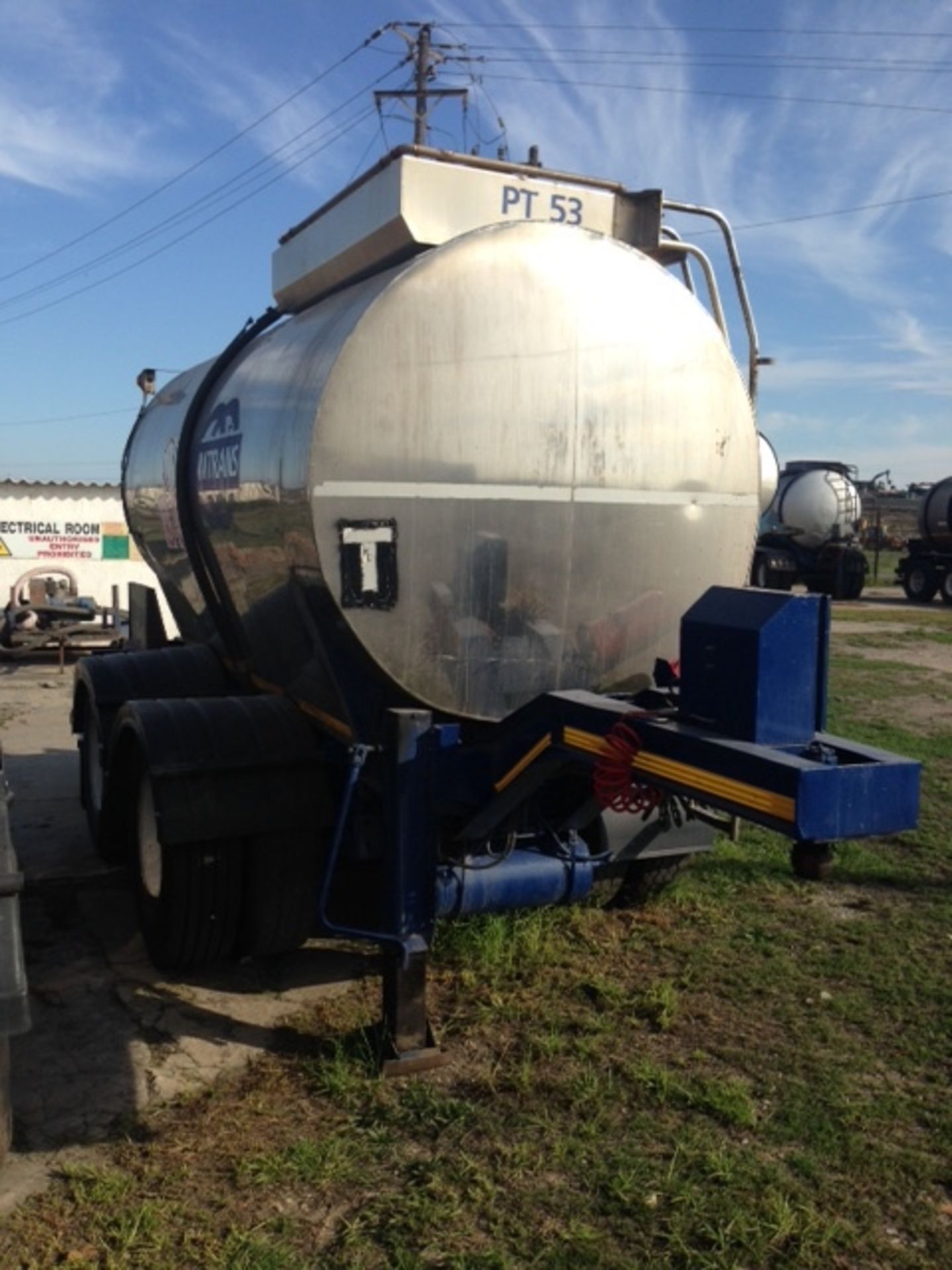 2002 HENRED D/AXLE S/STEEL PUP TANKER TRAILER (LOC: PORT ELIZABETH, E.C) - (ND216038)