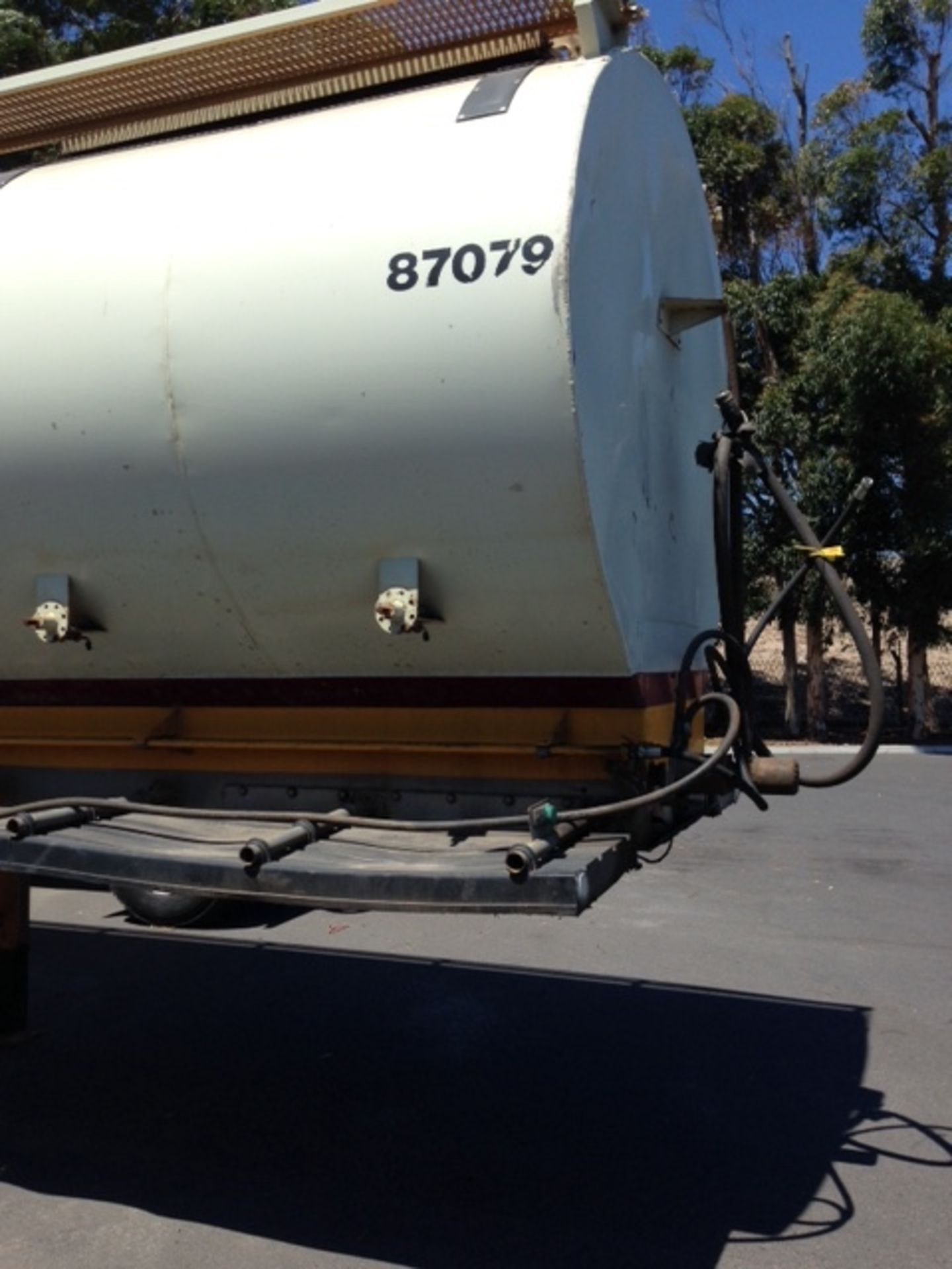 2008 TEE TRI-AXLE AUGER BULK TRAILER (MALMESBURY, W.C) - (CK28087) - Image 2 of 7