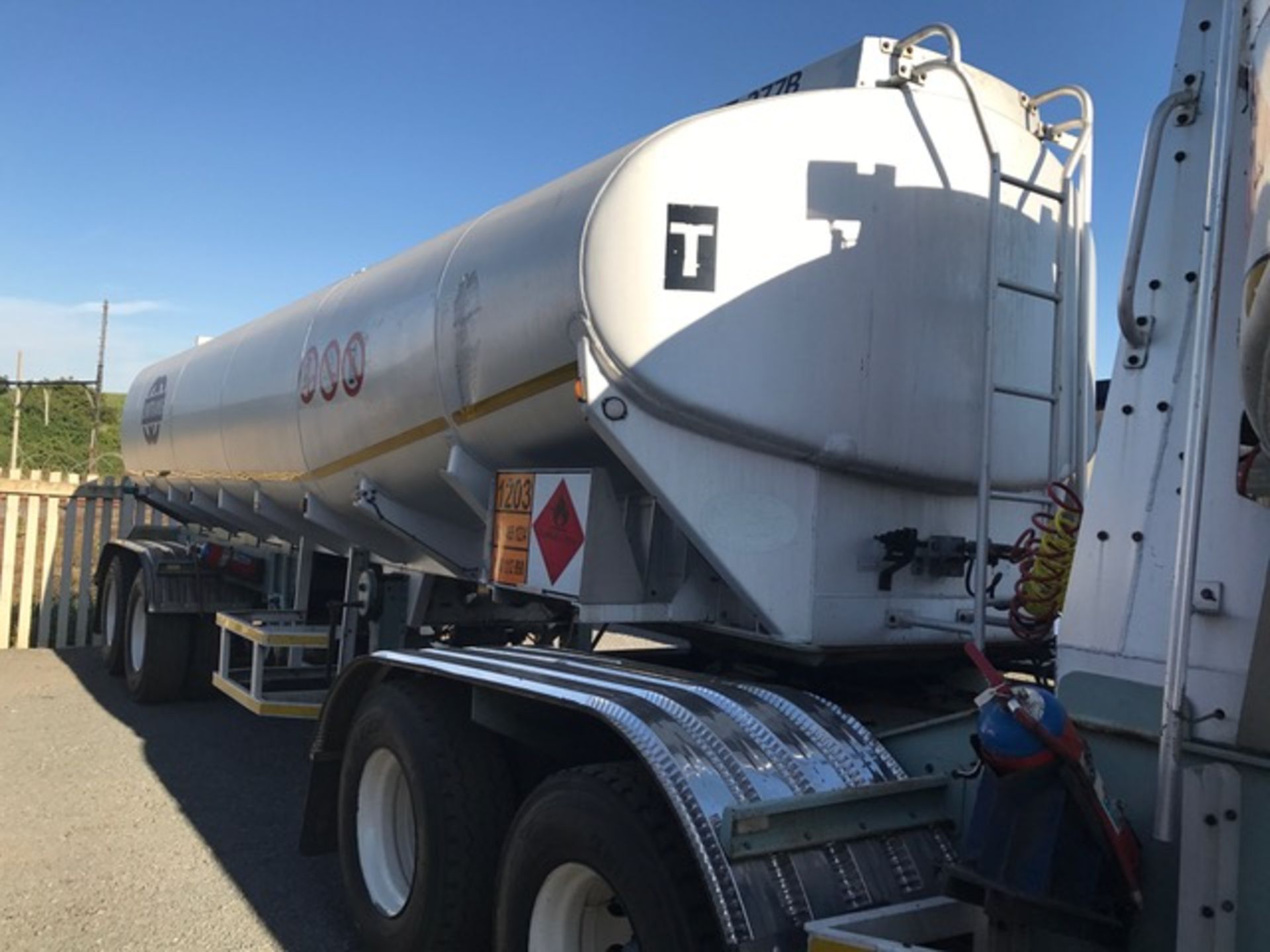 2006 ROUTE MANAGEMENT INTERLINK ALUMINIUM TANKER TRAILER (LOC: DARNALL, KZN) - (ND709496/ND712856) - Image 11 of 17