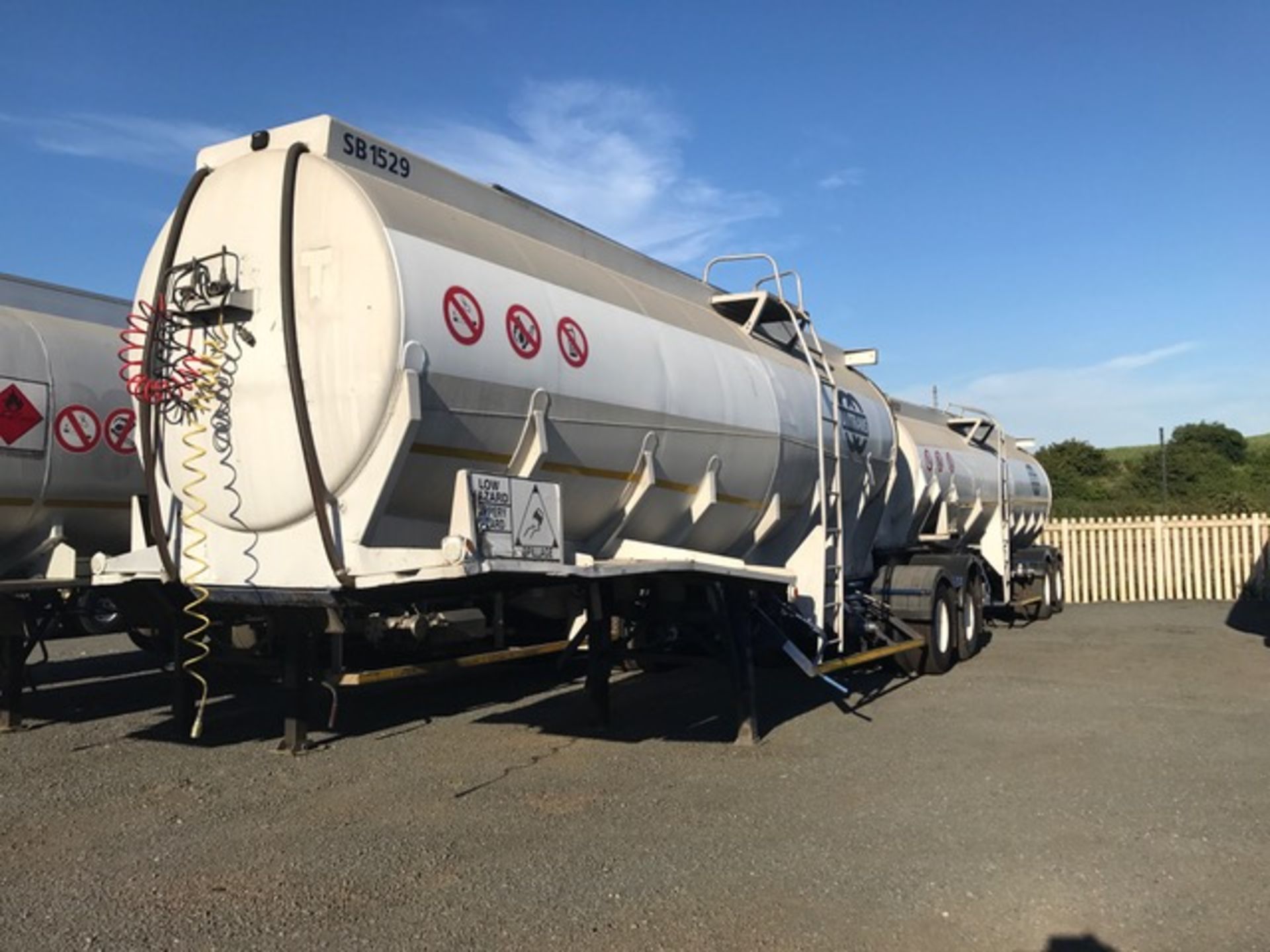 1995 TANK CLINIC INTERLINK ALUMINIUM TANKER TRAILER (LOC: DARNALL, KZN) - (ND491416/ND491417)