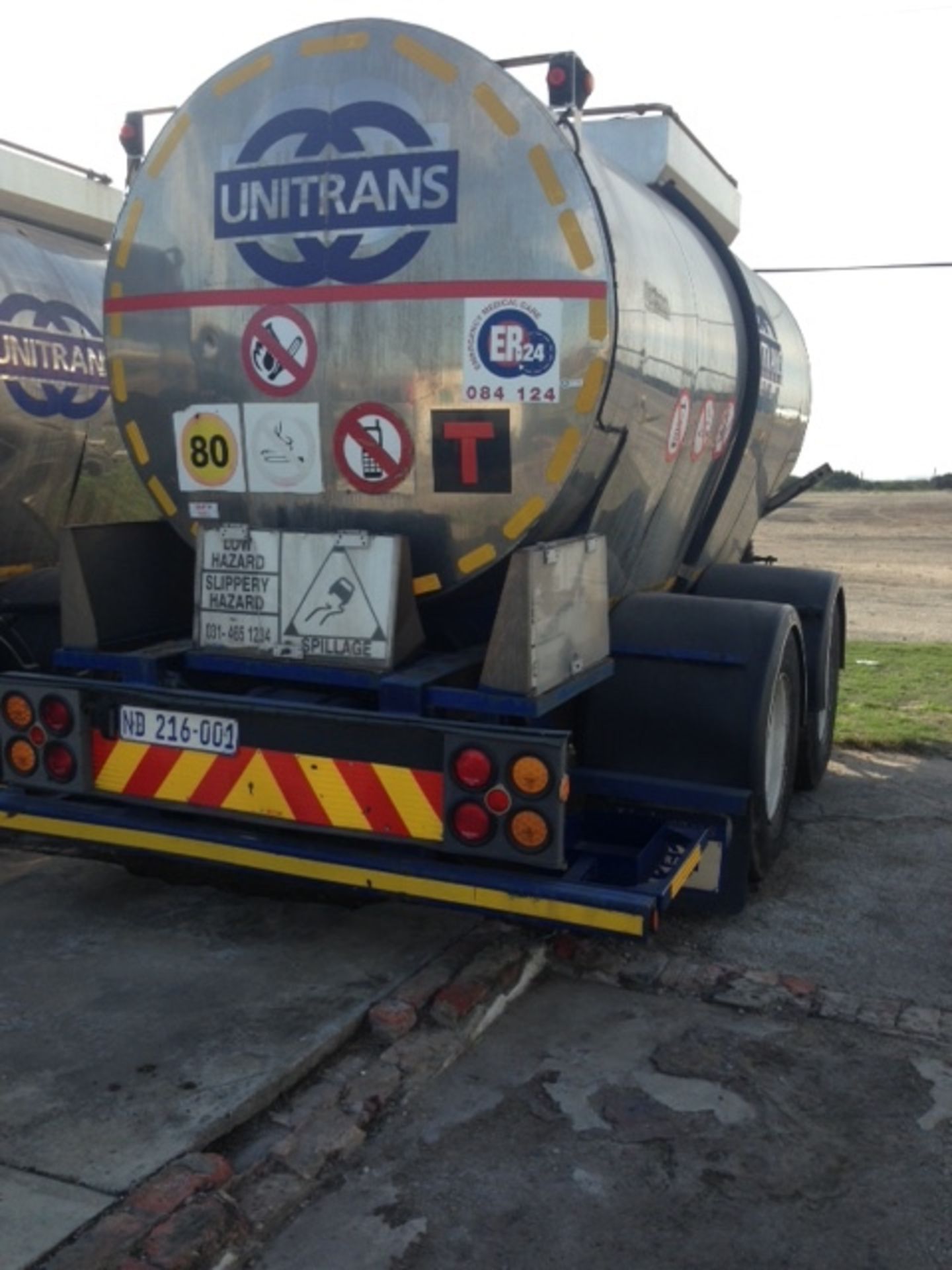 2002 HENRED D/AXLE S/STEEL PUP TANKER TRAILER (LOC: PORT ELIZABETH, E.C) - (ND216001) - Image 5 of 5