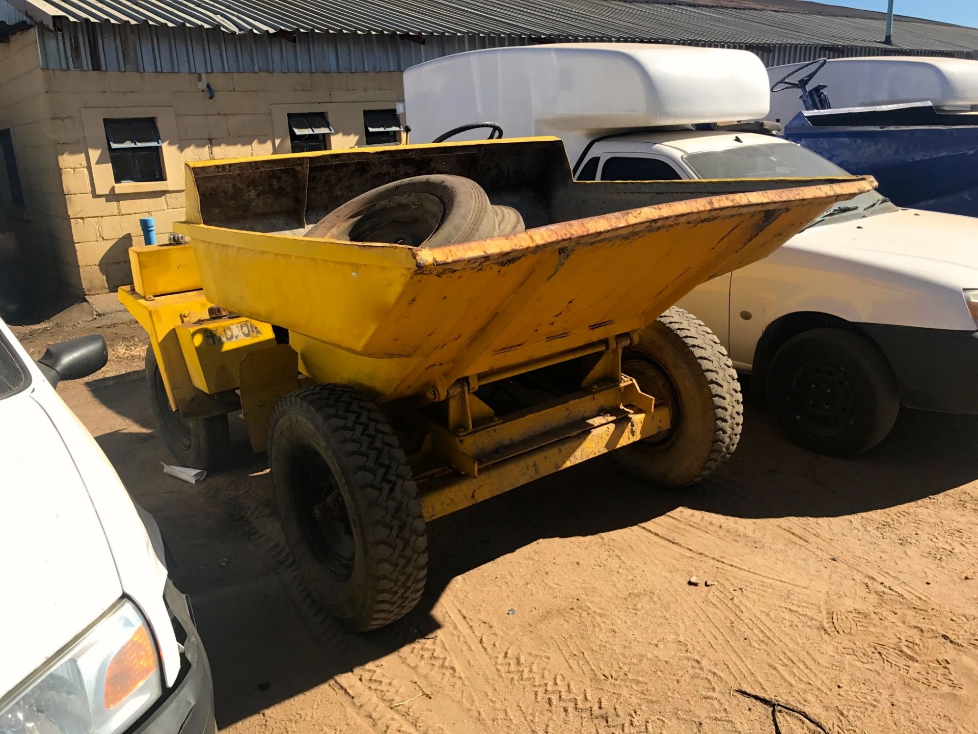 4X4 DUMPER - ()