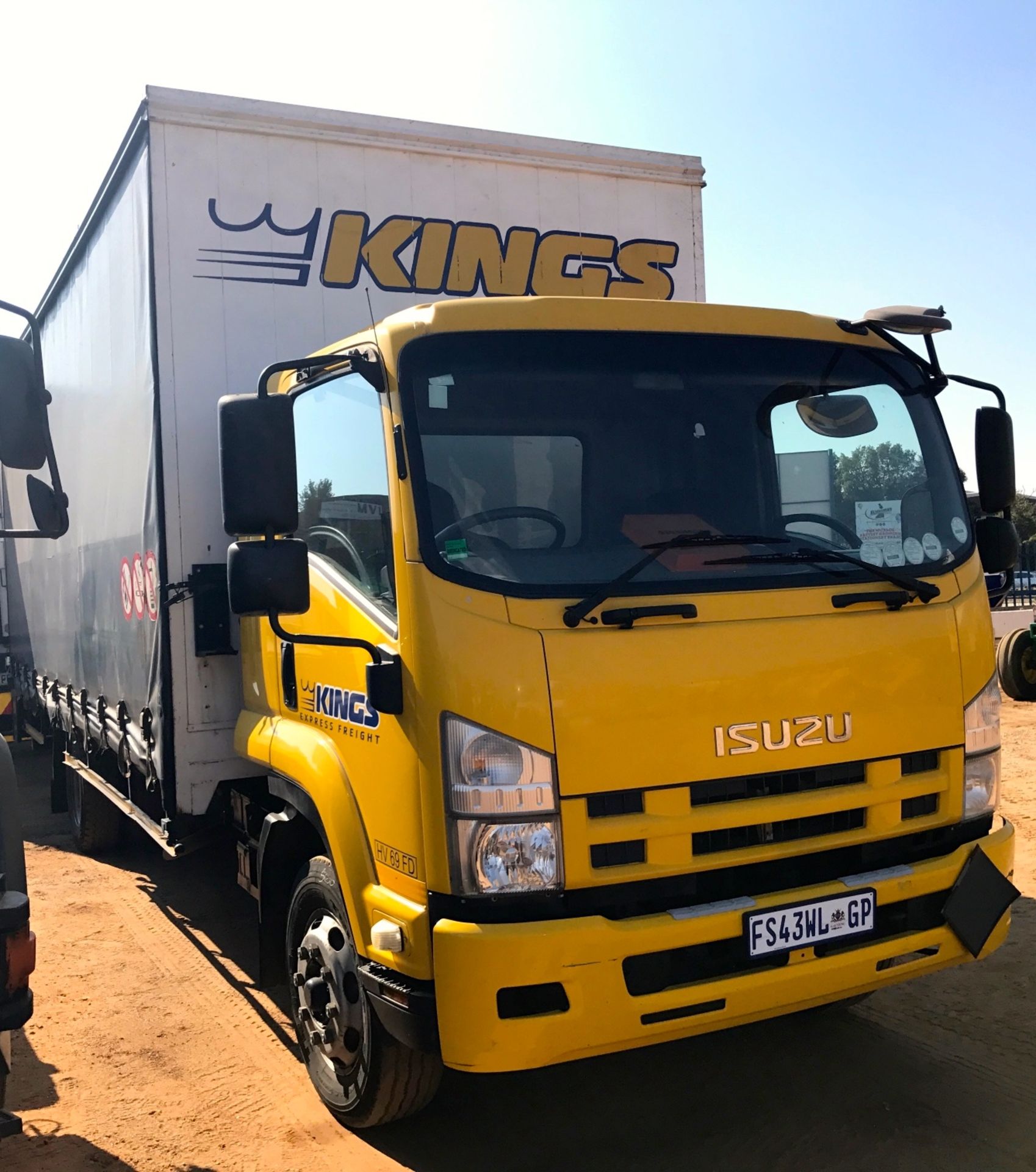 2011 ISUZU FTR800 TAUTLINER - (FS43WLGP)