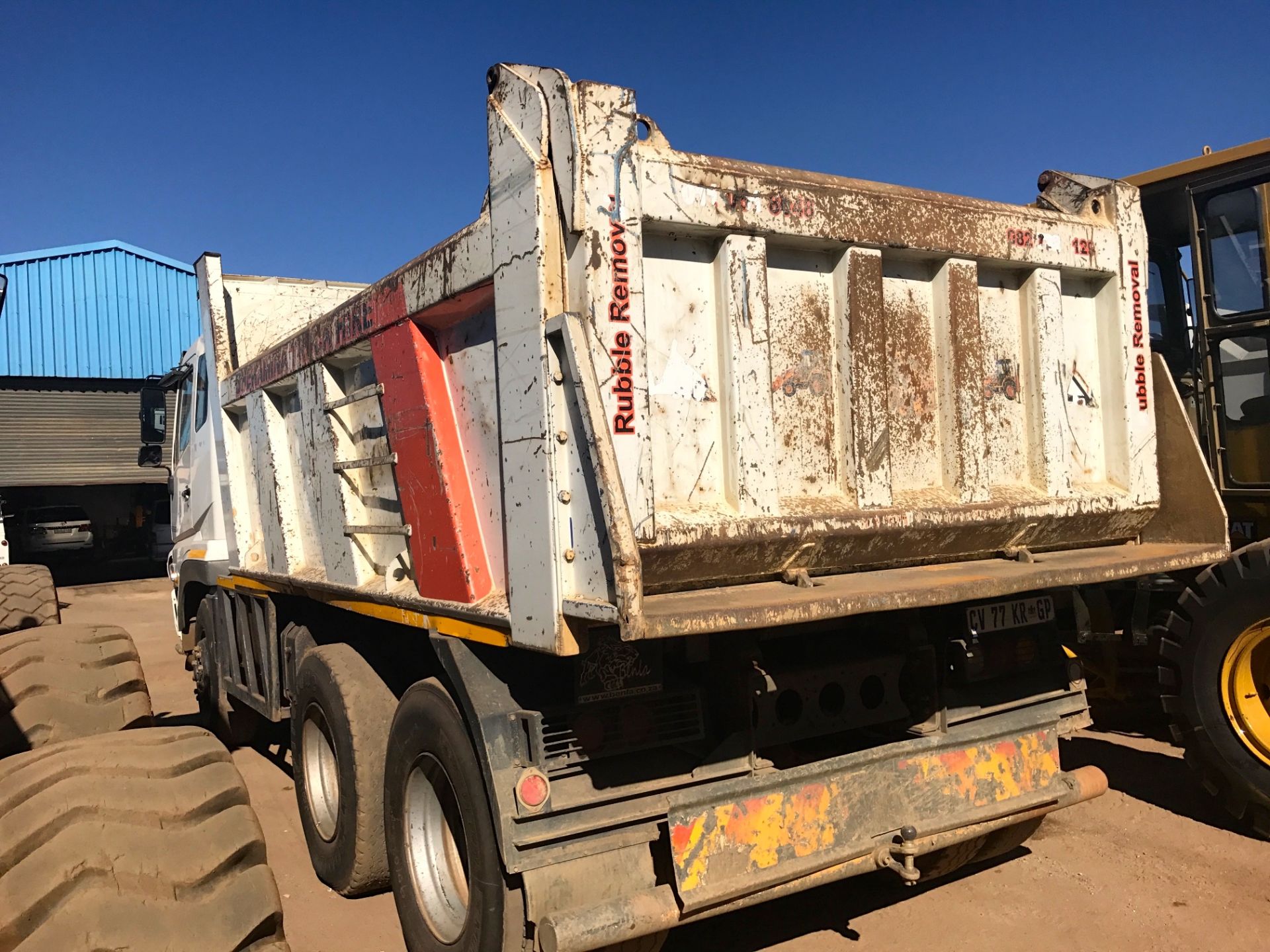 2012 MITSUBISHI FUSO 26-350 10 CUBE TIPPER - (CV77KRGP) - Image 3 of 3