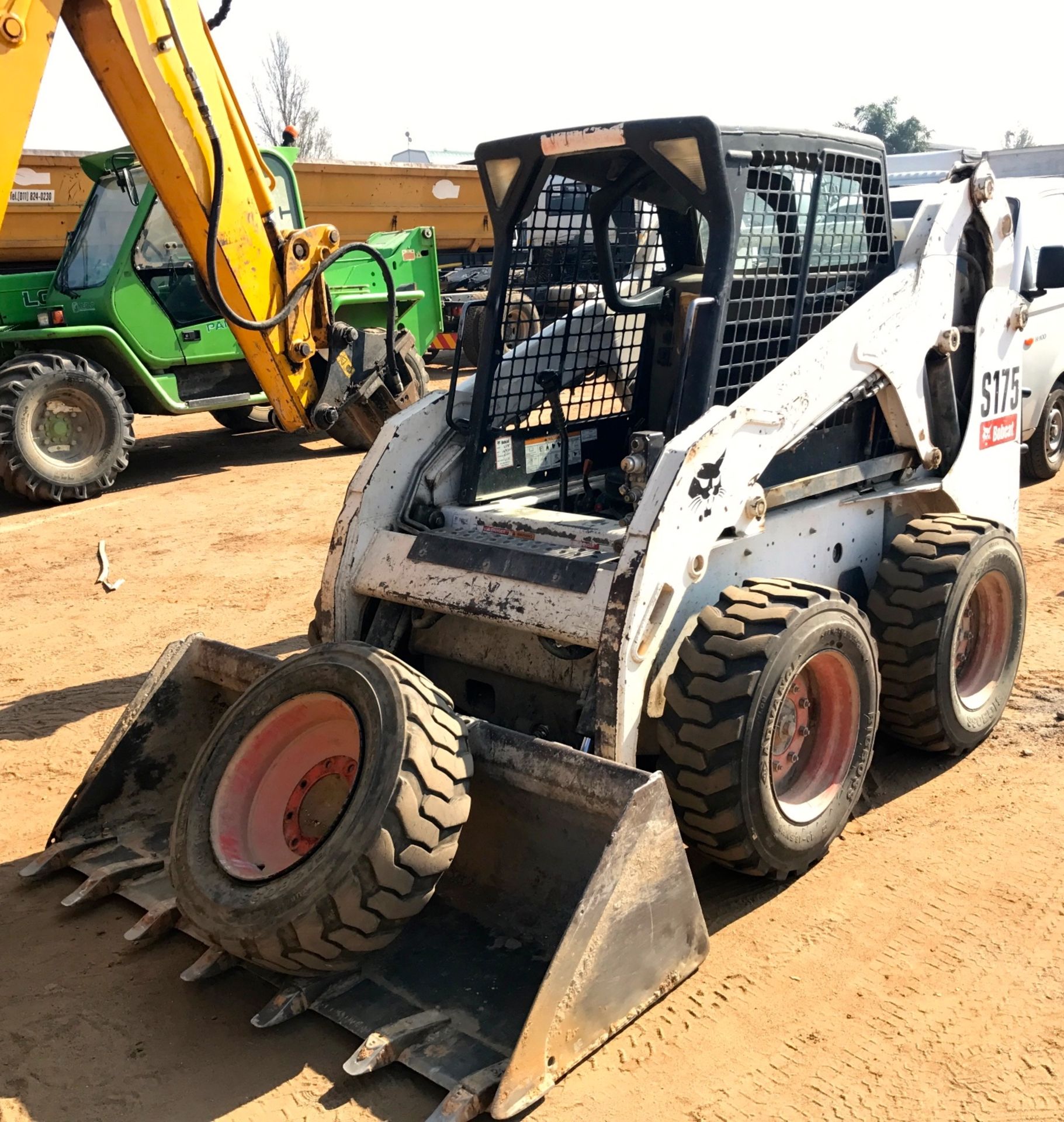 2007 BOBCAT S175B SKIDSTEER WITH BUCKET, SWEEPER, GRADER ATTACHMENT - (530114896)