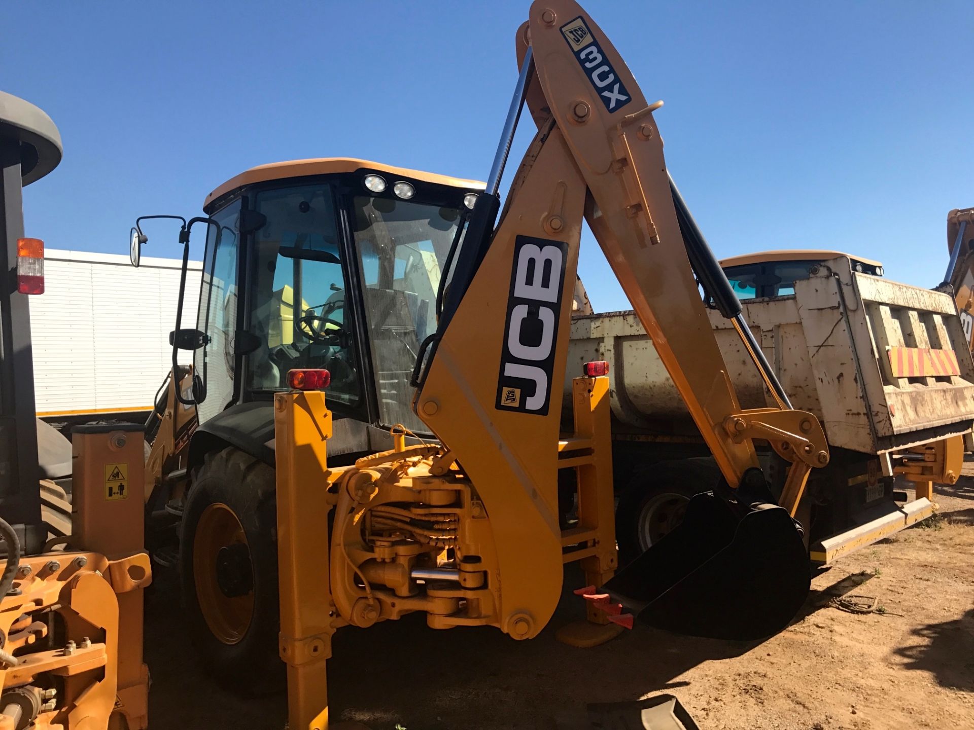 2013 JCB 3CX 4X4 TLB - (JCB3CX02L02255523) (1,645 HRS) - Image 3 of 3