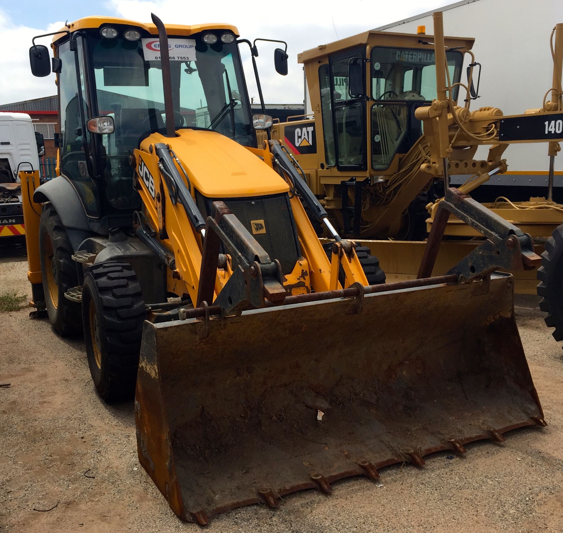 2013 JCB 3CX 4X4 TLB - (JCB3CX02P02107461) (4,558 HRS)